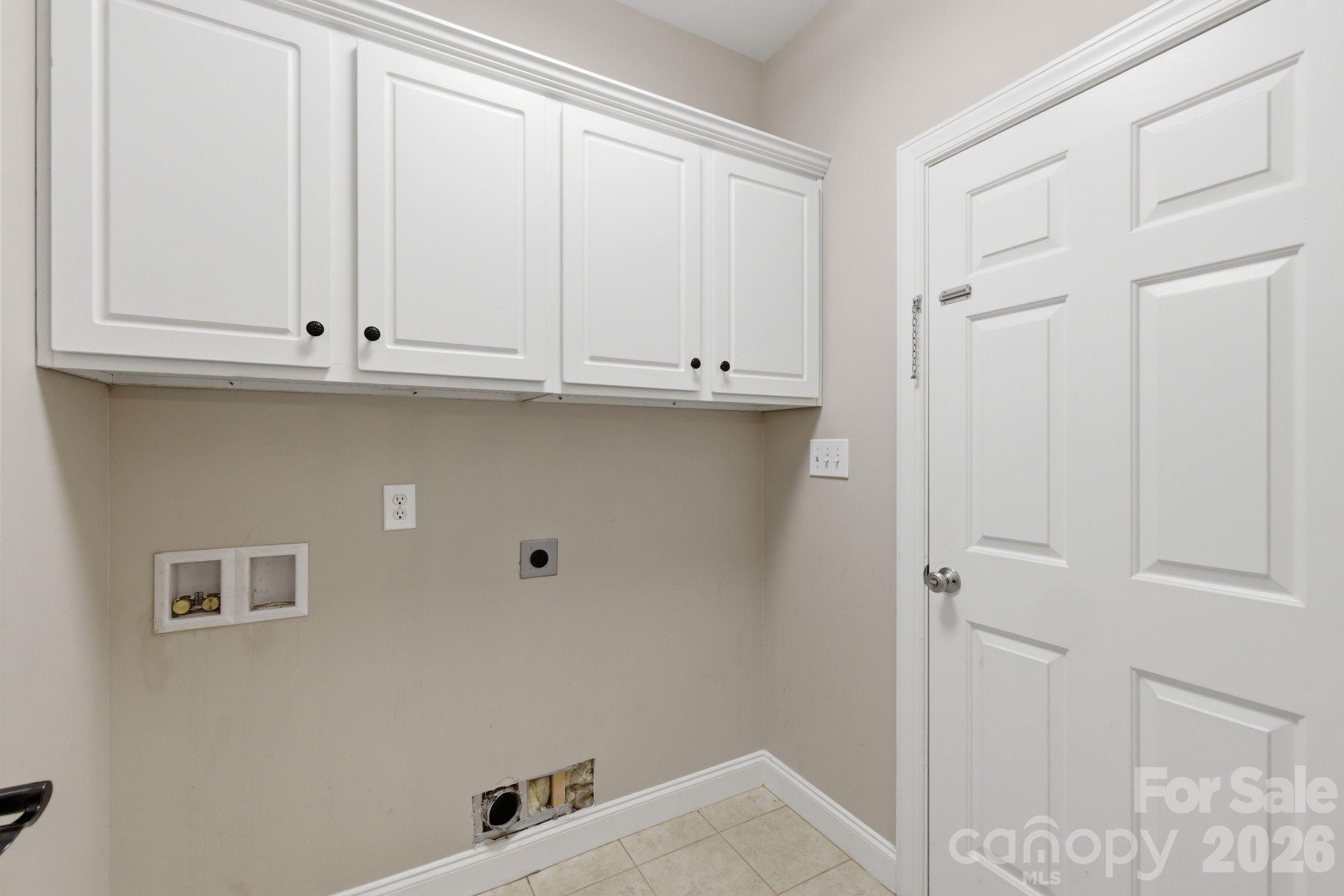 Single Family Residence at 190 Meadow Glen Drive, Troutman, photo 13 of 47