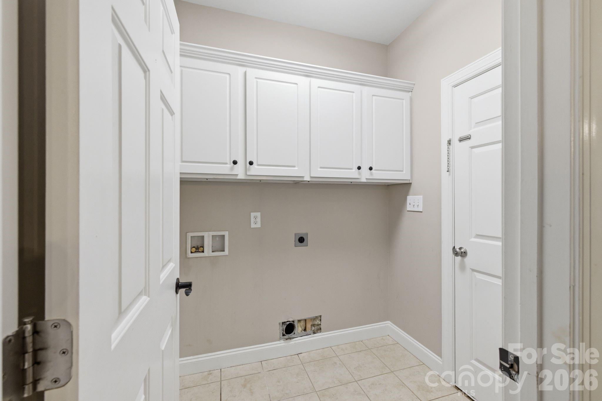 Single Family Residence at 190 Meadow Glen Drive, Troutman, photo 14 of 47