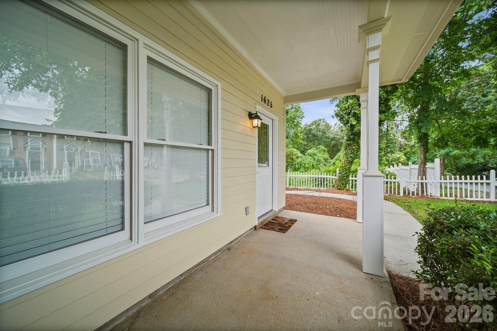 Townhouse at 1625 Begonia Way, Rock Hill, photo 2 of 18