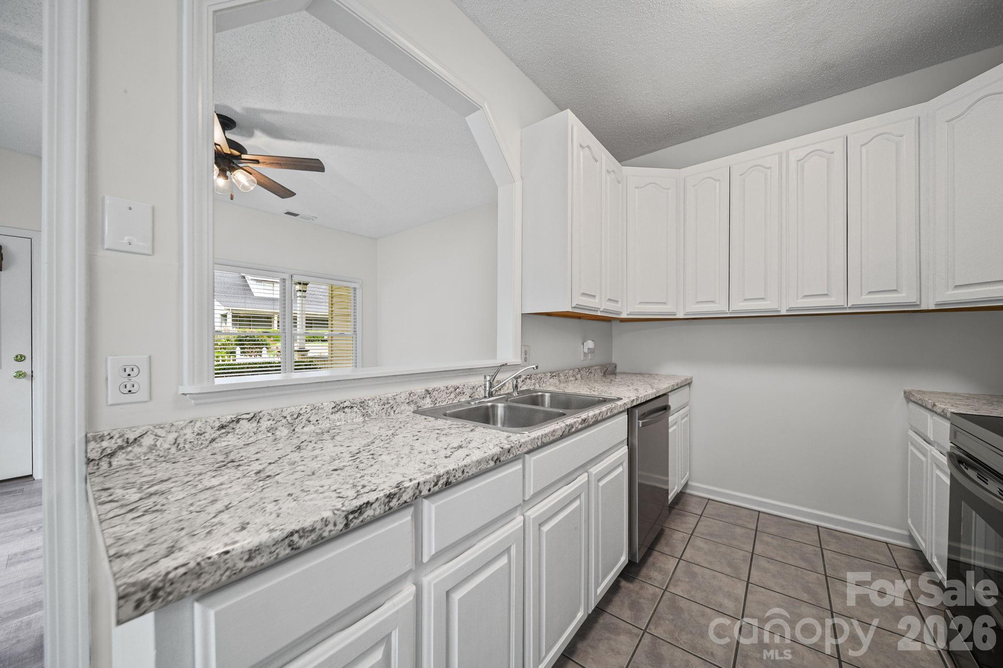Townhouse at 1625 Begonia Way, Rock Hill, photo 7 of 18
