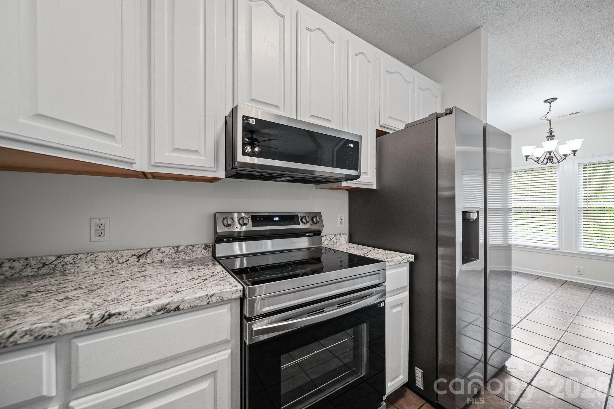 Townhouse at 1625 Begonia Way, Rock Hill, photo 6 of 18