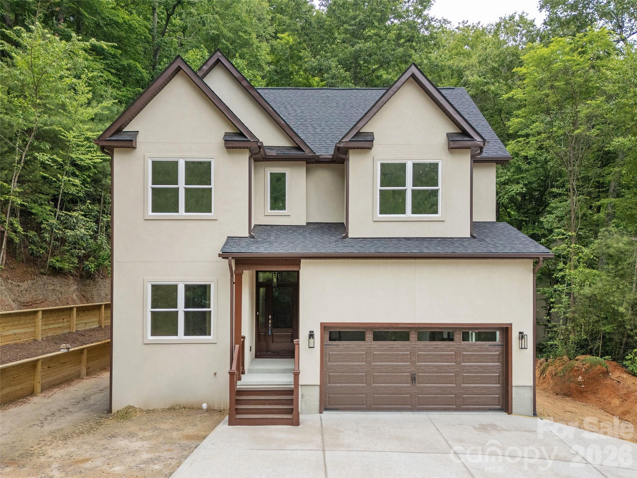 Single Family Residence at 366 Mistletoe Trail, Hendersonville, photo 3 of 29