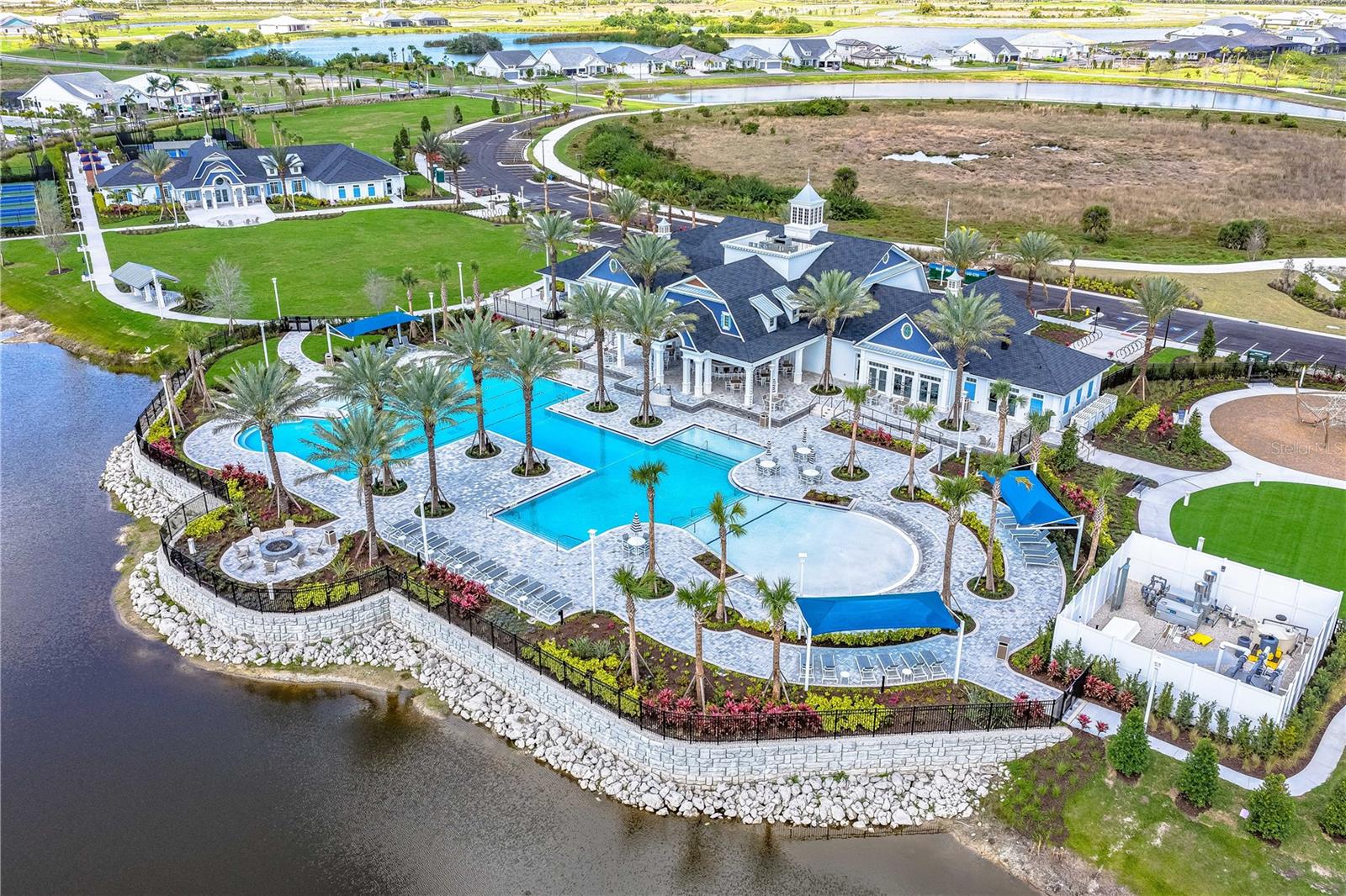 Community Amenities - 17676 FOXTAIL LOOP, VENICE