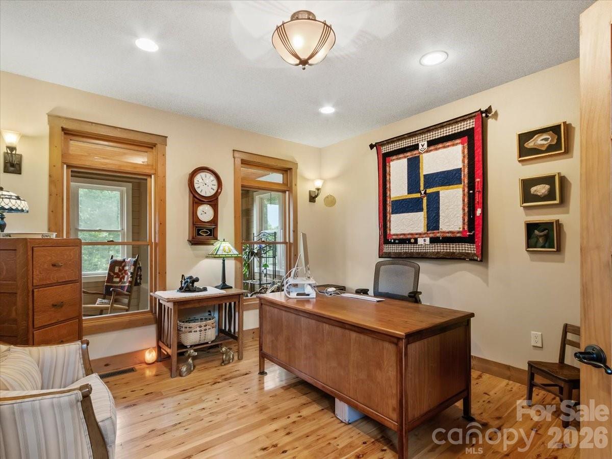 Office on main level - 750 Barebridge Drive, Burnsville