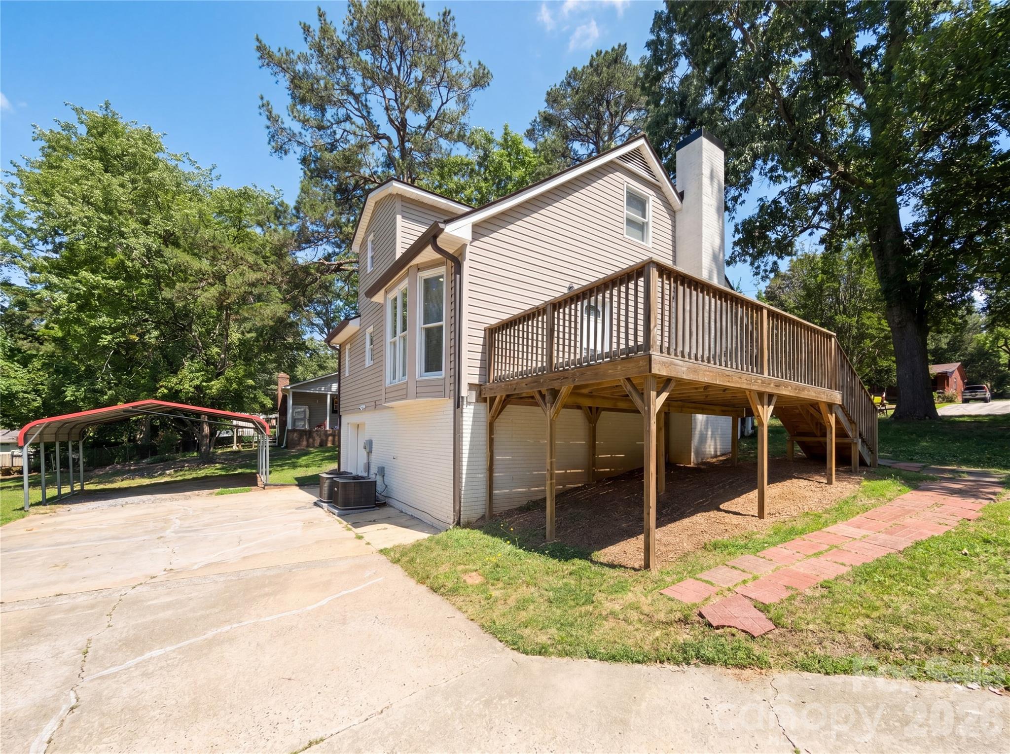 Single Family Residence at 609 Ginger Drive, Kings Mountain, photo 5 of 15