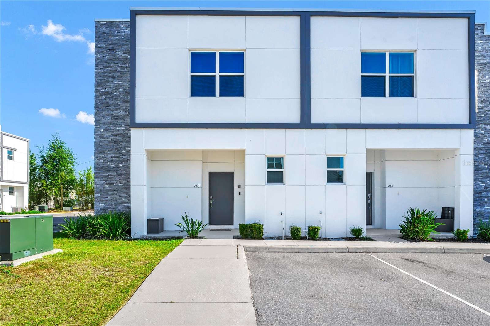240 FAMAGUSTA DR