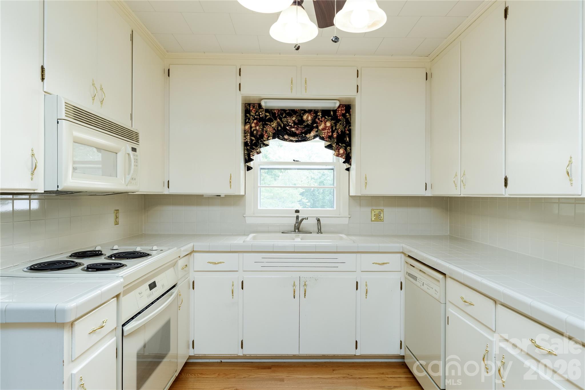 Single Family Residence at 122 Whitley Road, Morganton, photo 9 of 30