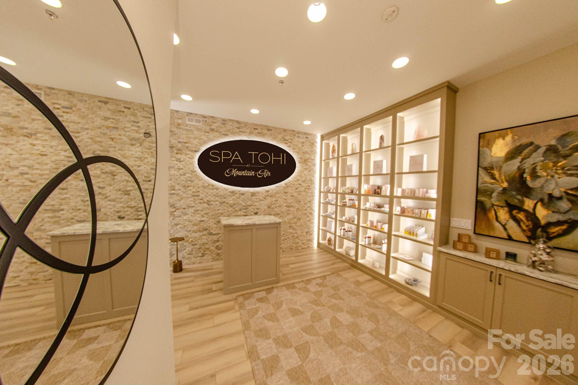 SPA TOHI - 45 Creekside Way, Burnsville