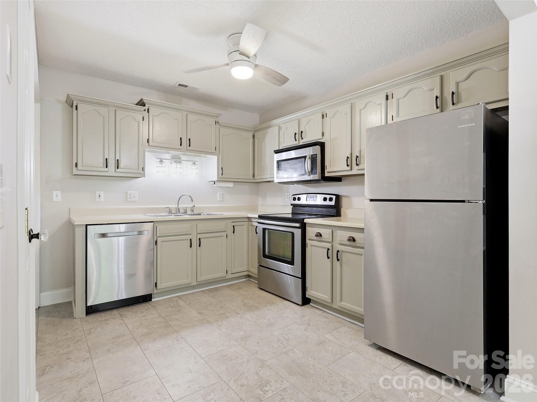 Condominium at 42 Queen Road, Candler, photo 11 of 39