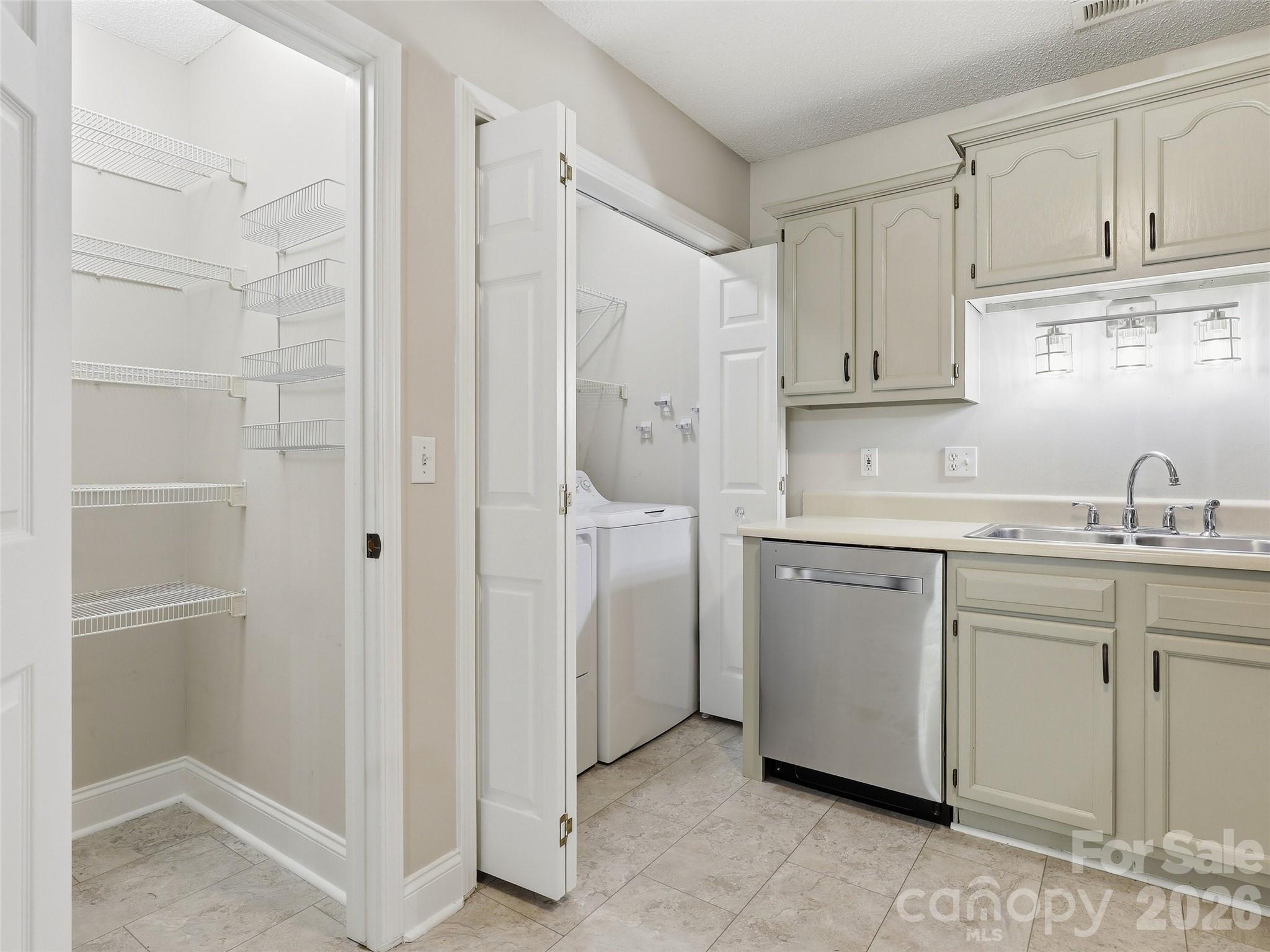 Condominium at 42 Queen Road, Candler, photo 13 of 39