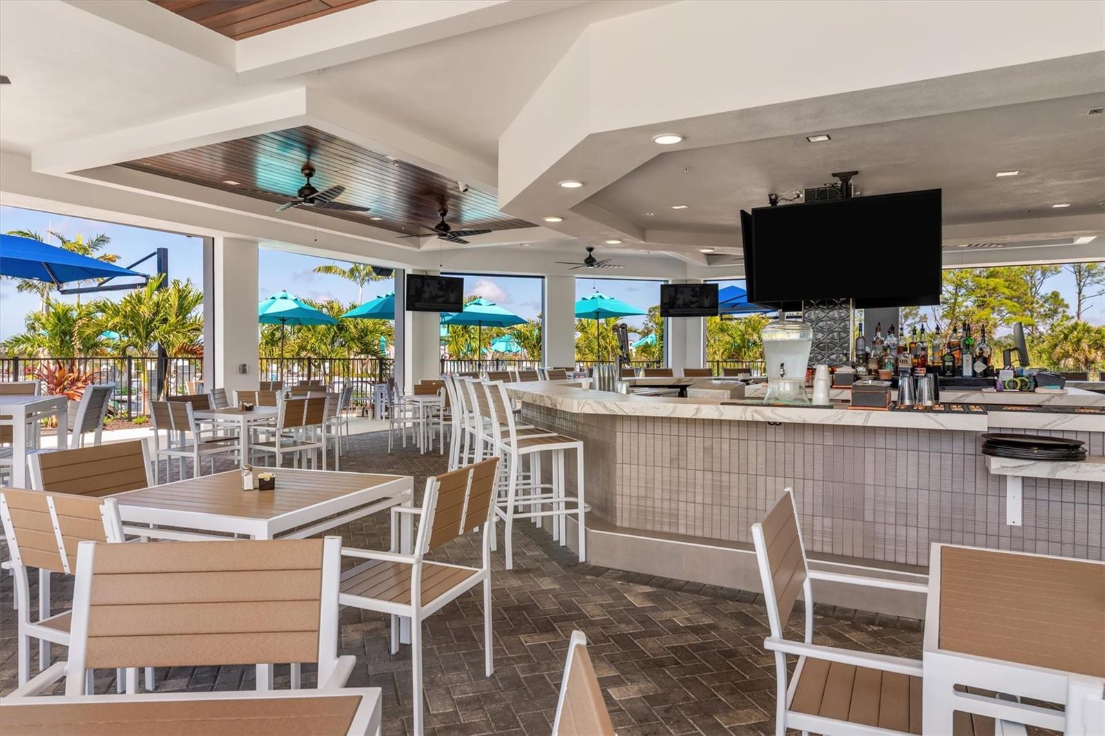 Fun Tiki Bar with great food. - 12550 GALAPAGOS CT #208, VENICE