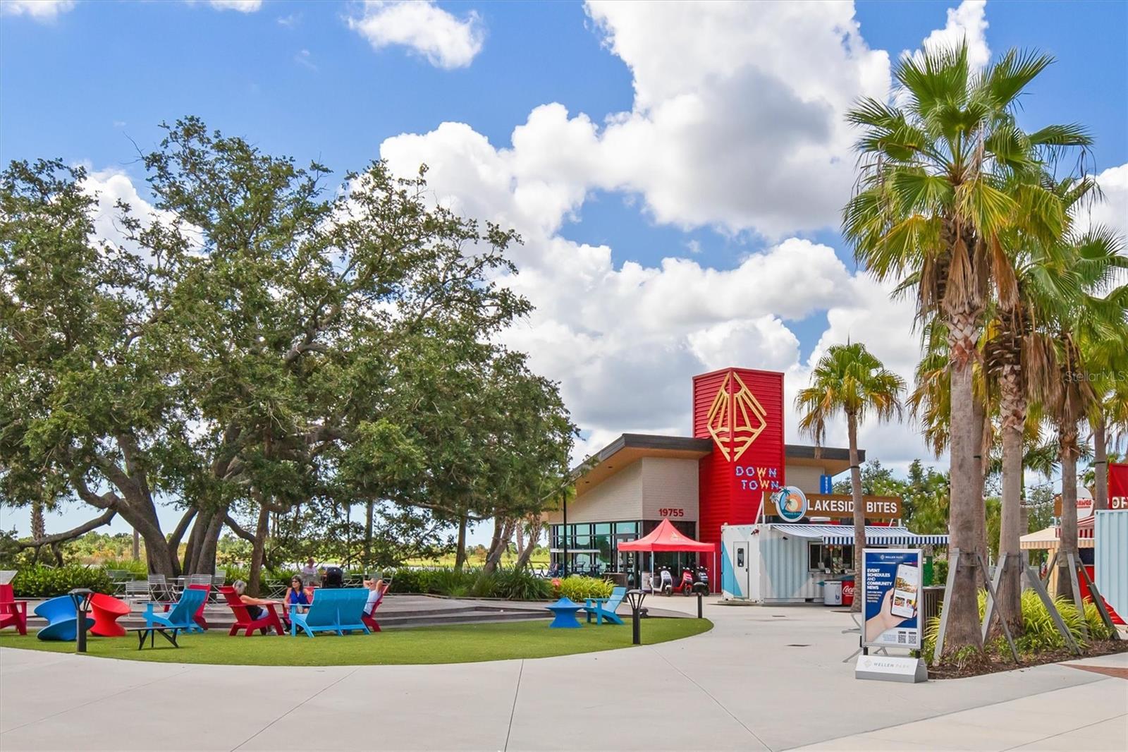 Enjoy Live Music, Meet Friends for Dinner, Walk around the 3 mile Lake - 12550 GALAPAGOS CT #208, VENICE