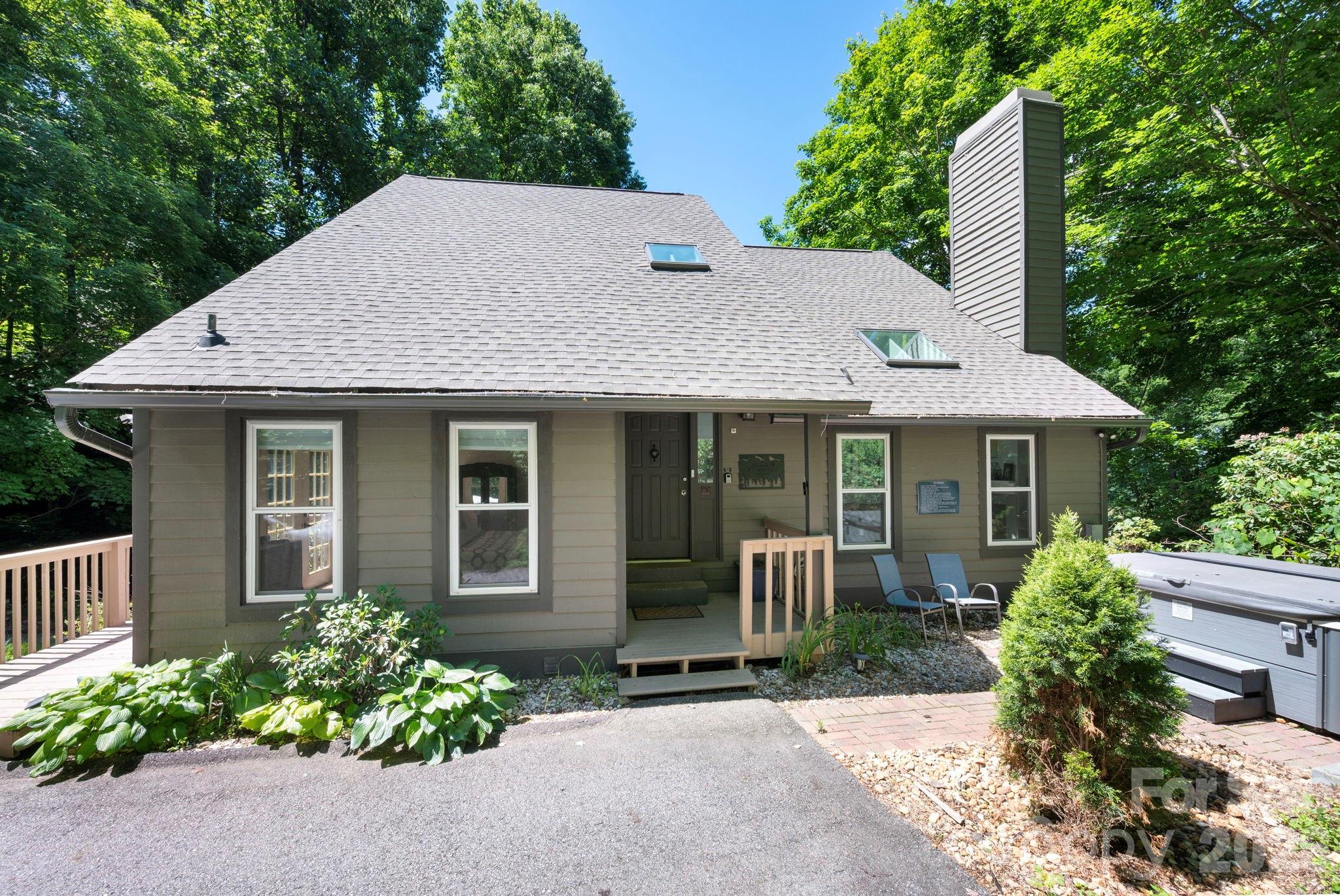 North Asheville Mountain Retreat - 450 Elk Mountain Scenic Highway, Asheville