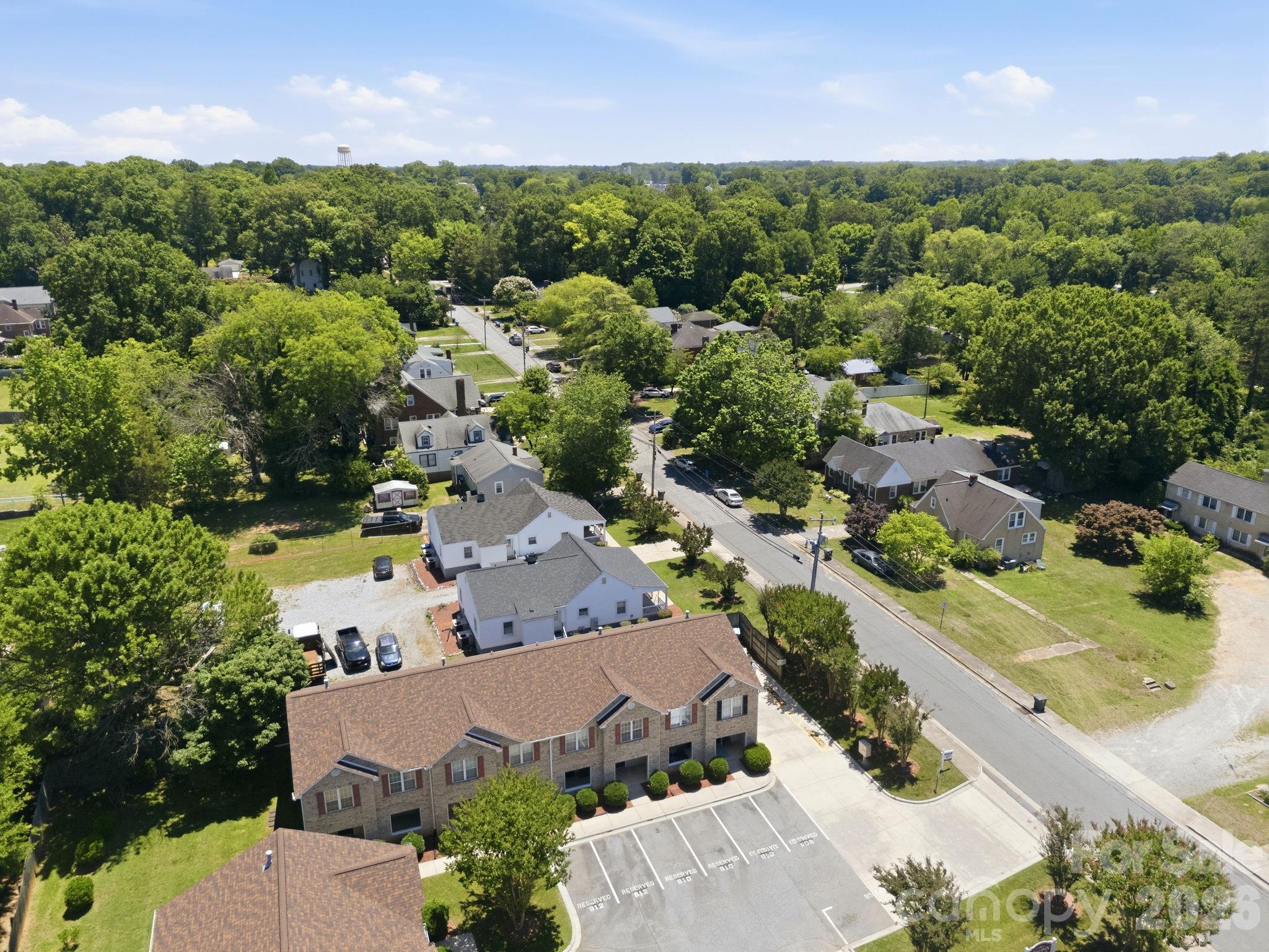 Townhouse at 806 Maupin Avenue, Salisbury, photo 3 of 46