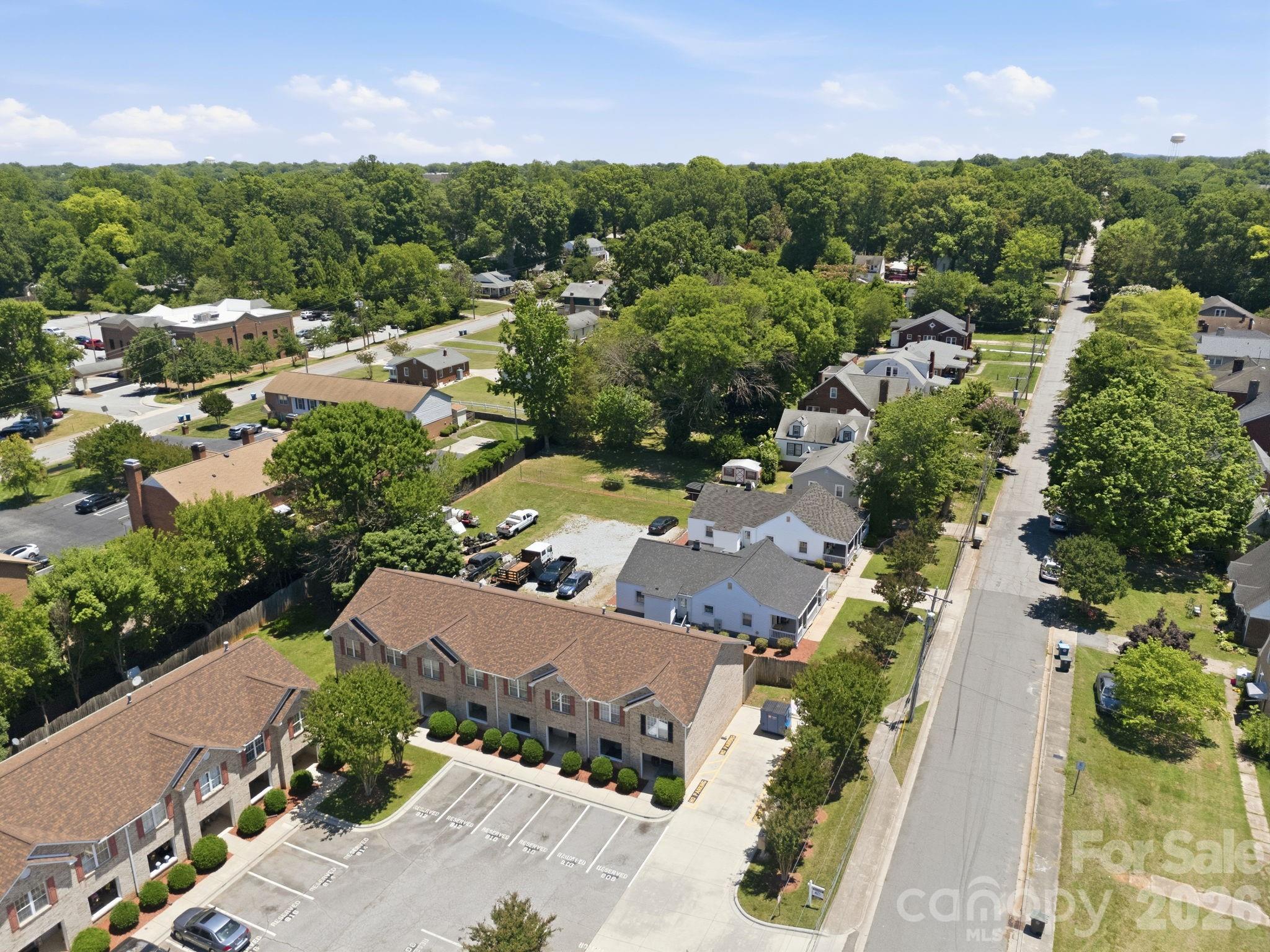 Townhouse at 806 Maupin Avenue, Salisbury, photo 5 of 46