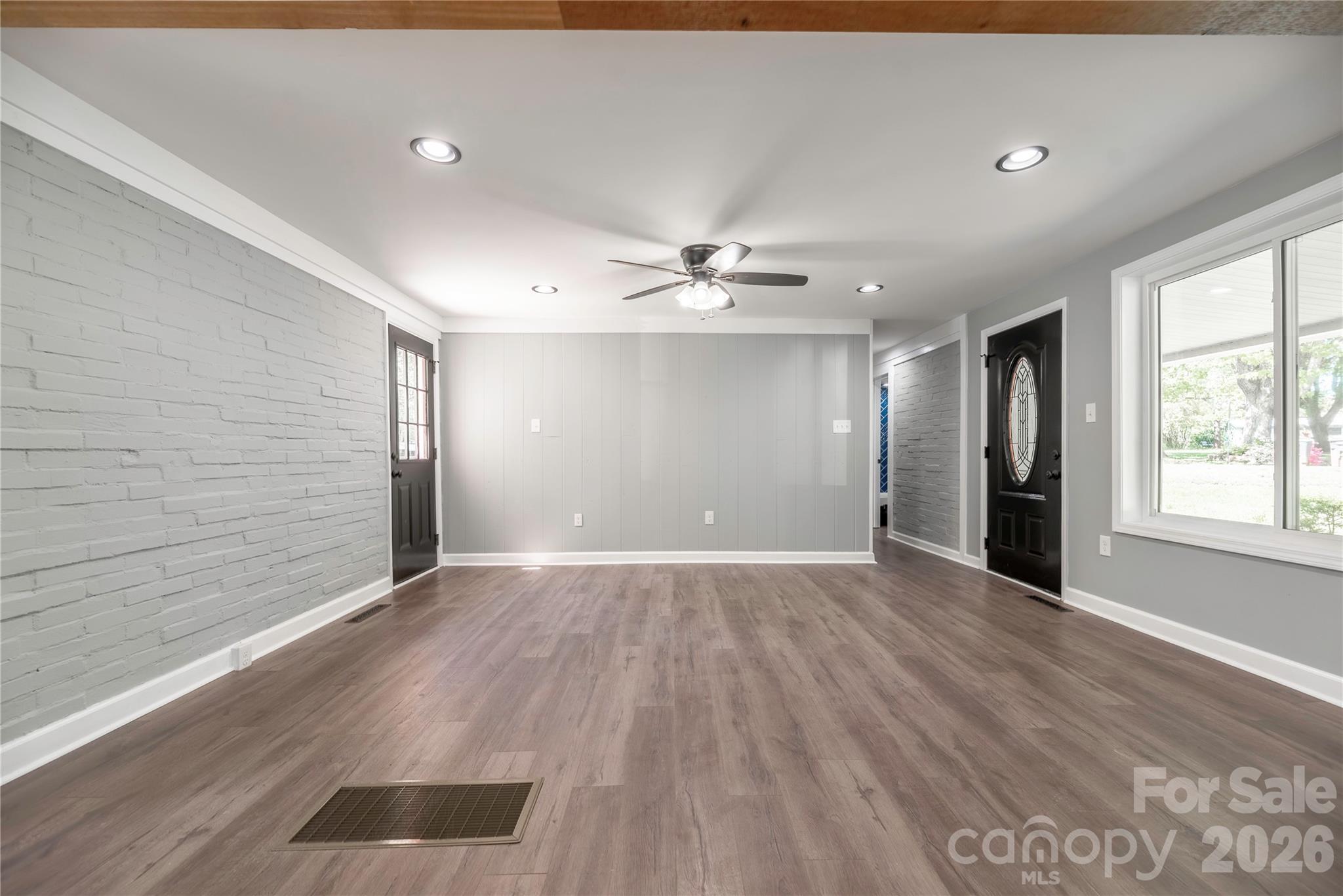 Single Family Residence at 404 Dogwood Lane, Statesville, photo 6 of 32