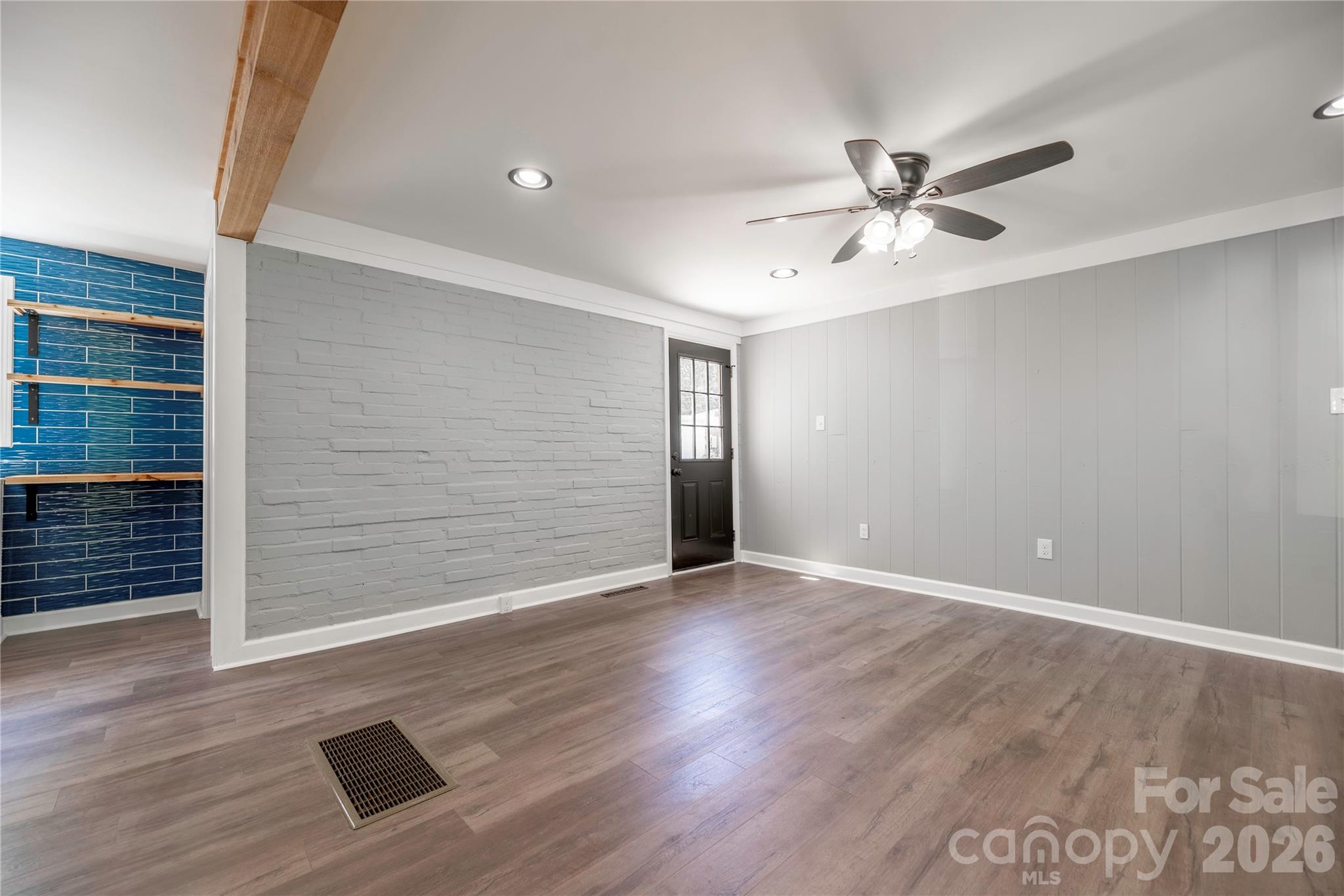 Single Family Residence at 404 Dogwood Lane, Statesville, photo 8 of 32