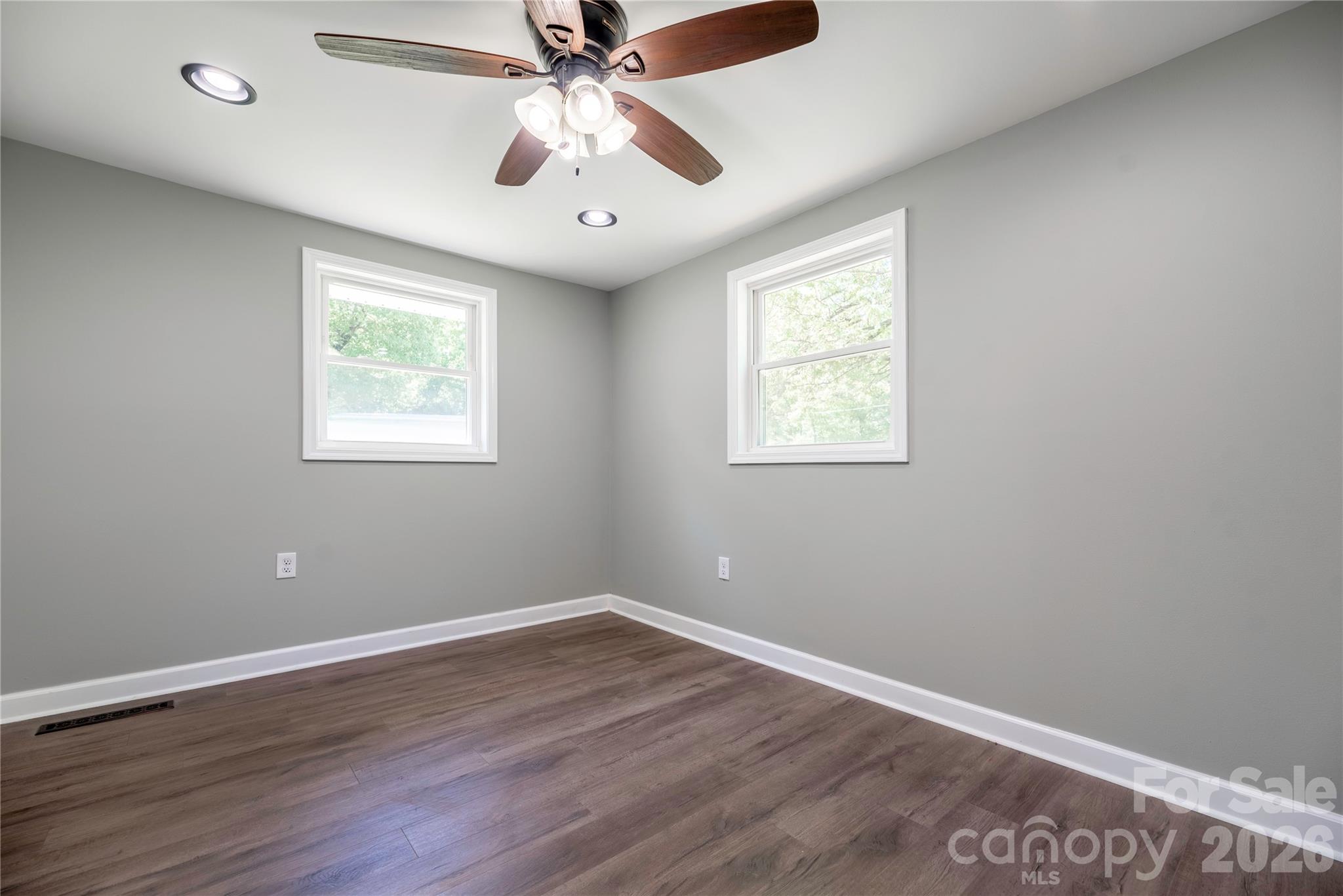 Single Family Residence at 404 Dogwood Lane, Statesville, photo 15 of 32
