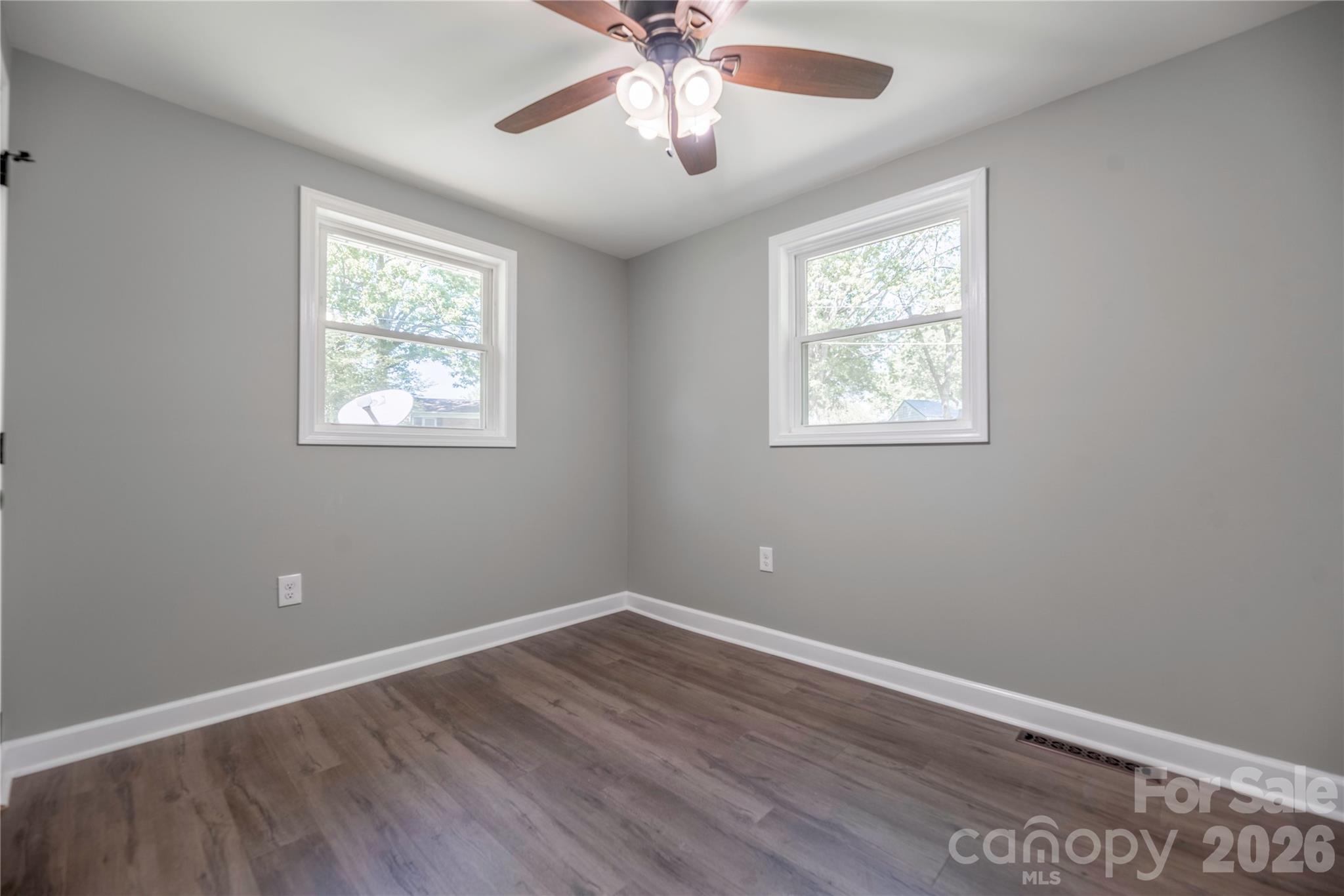 Single Family Residence at 404 Dogwood Lane, Statesville, photo 17 of 32