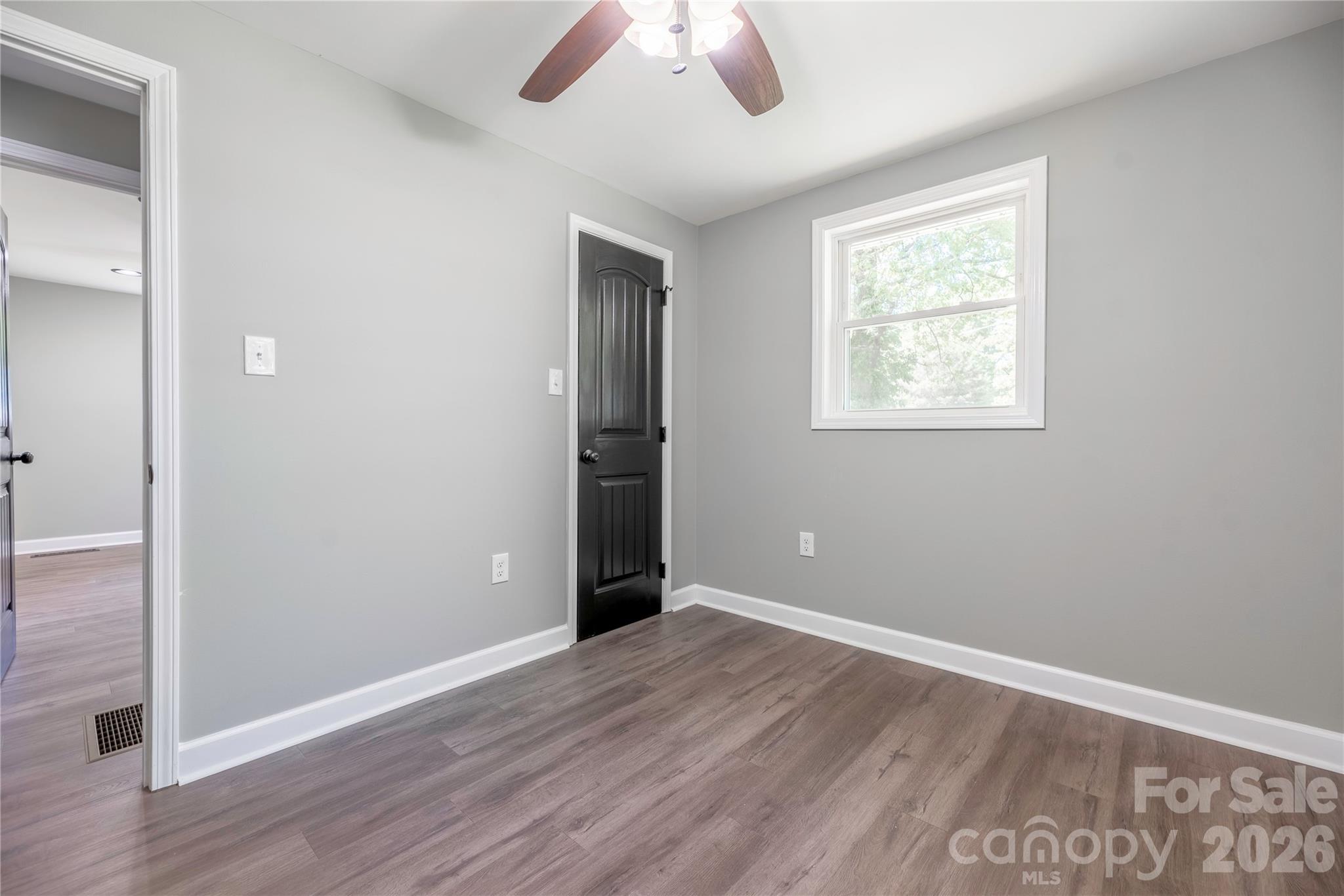Single Family Residence at 404 Dogwood Lane, Statesville, photo 18 of 32