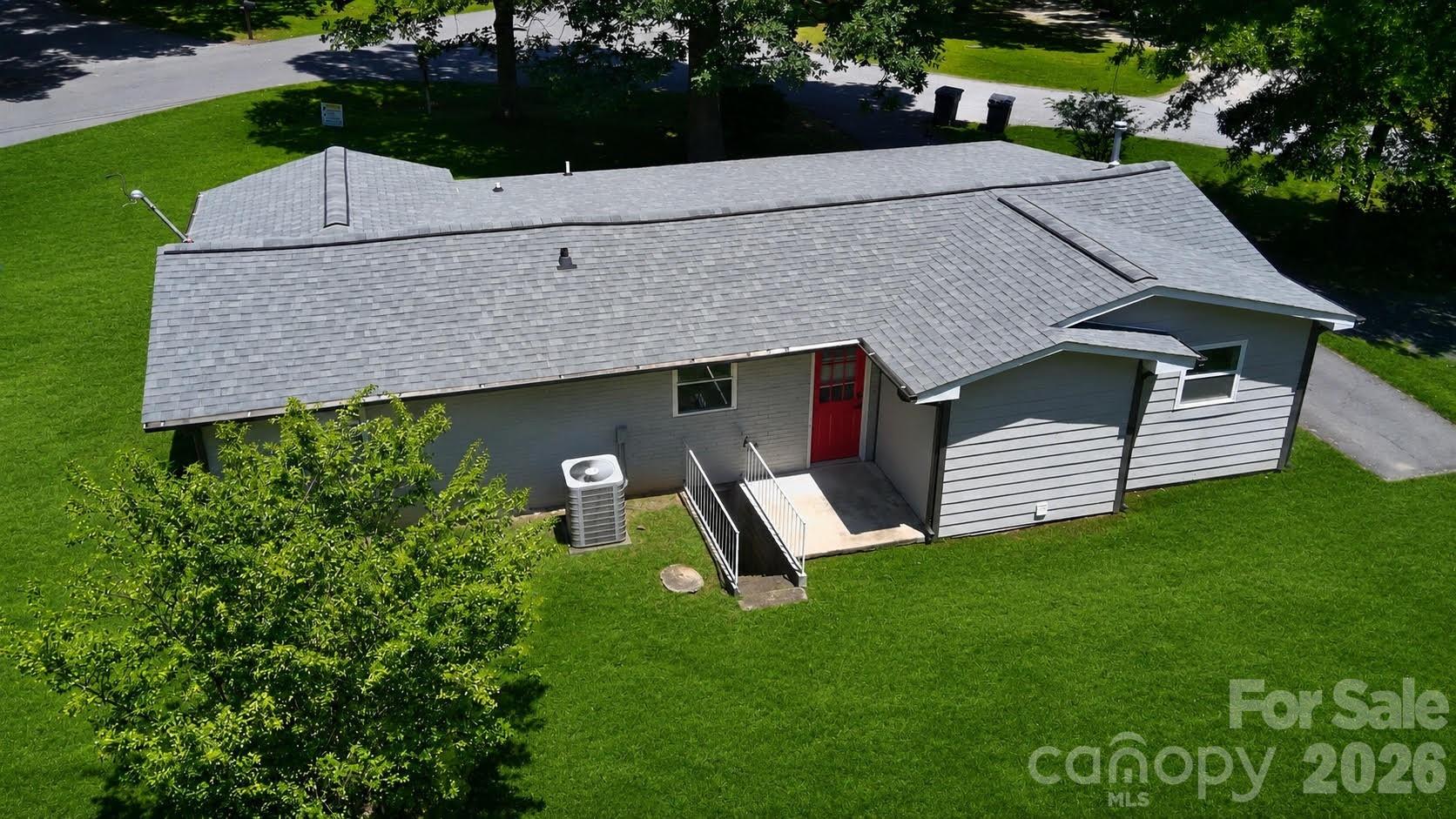 Single Family Residence at 404 Dogwood Lane, Statesville, photo 27 of 32