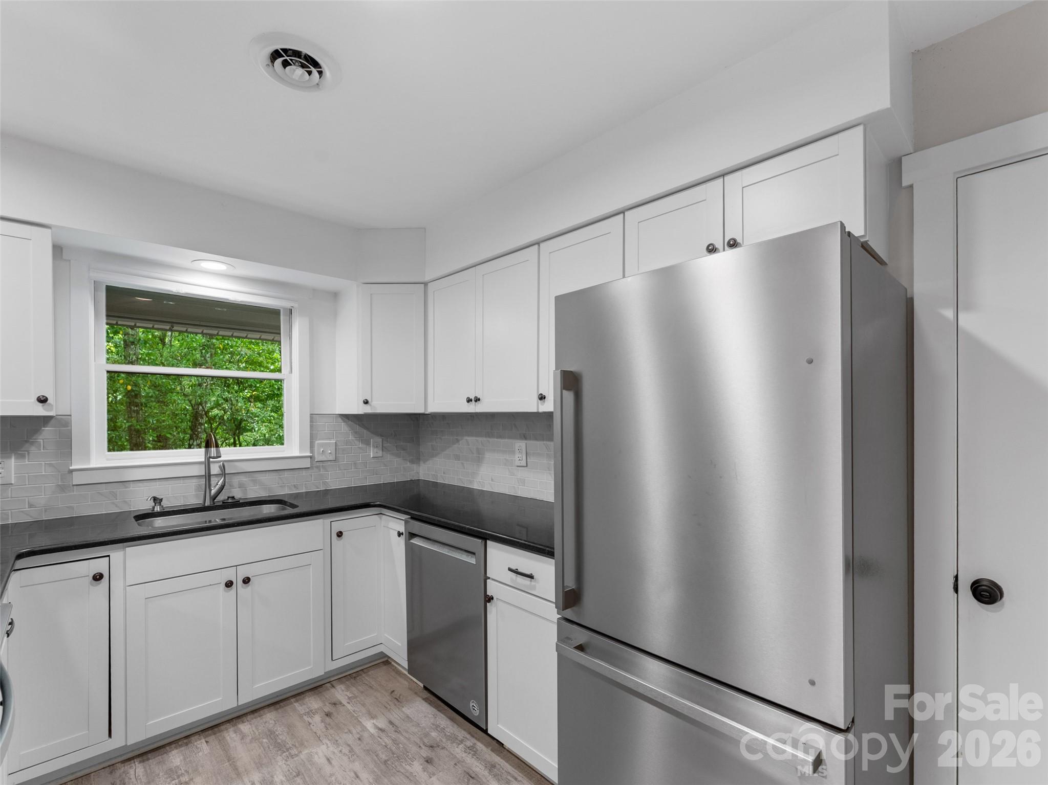 Single Family Residence at 90 Cheestoonaya Way, Brevard, photo 11 of 31