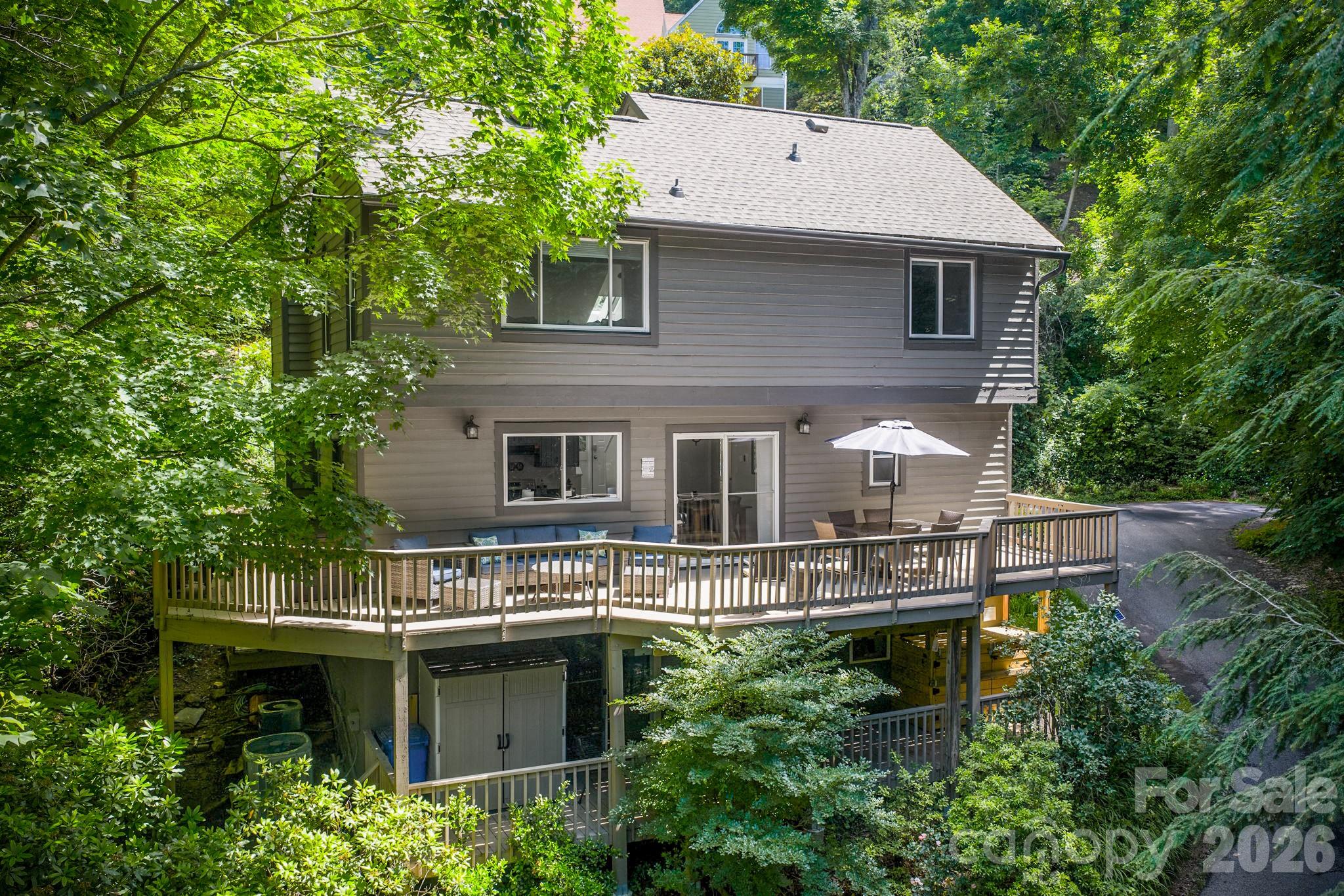 Expansive deck space - 450 Elk Mountain Scenic Highway, Asheville