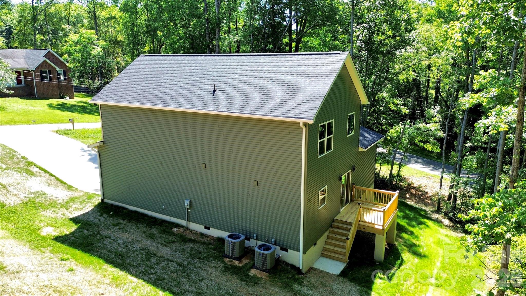 Single Family Residence at 610 Queens Drive, Dallas, photo 9 of 44