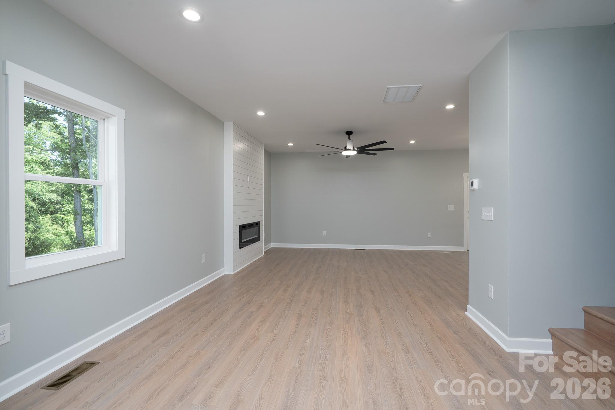 Single Family Residence at 610 Queens Drive, Dallas, photo 17 of 44