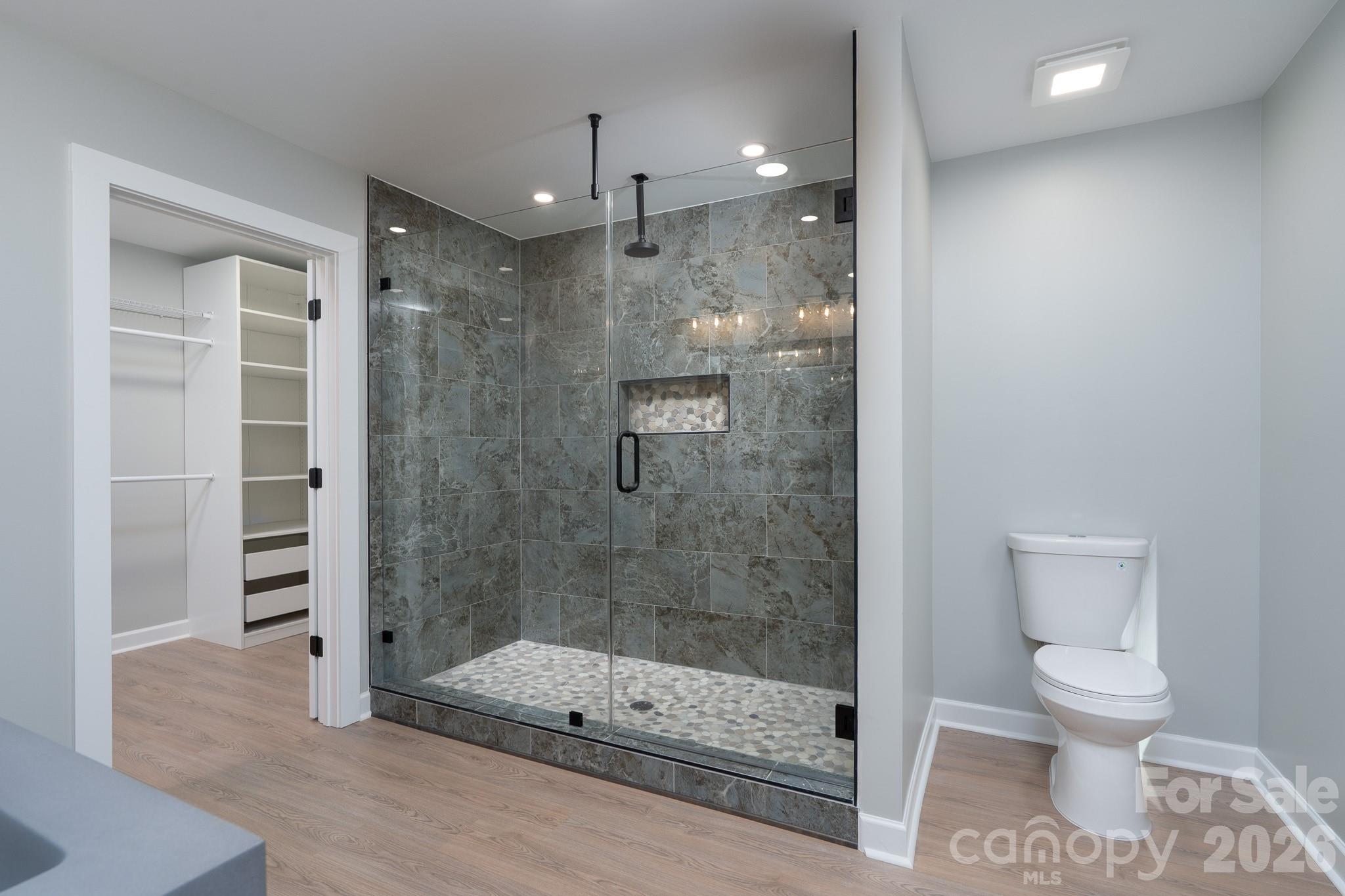 Single Family Residence at 610 Queens Drive, Dallas, photo 32 of 44