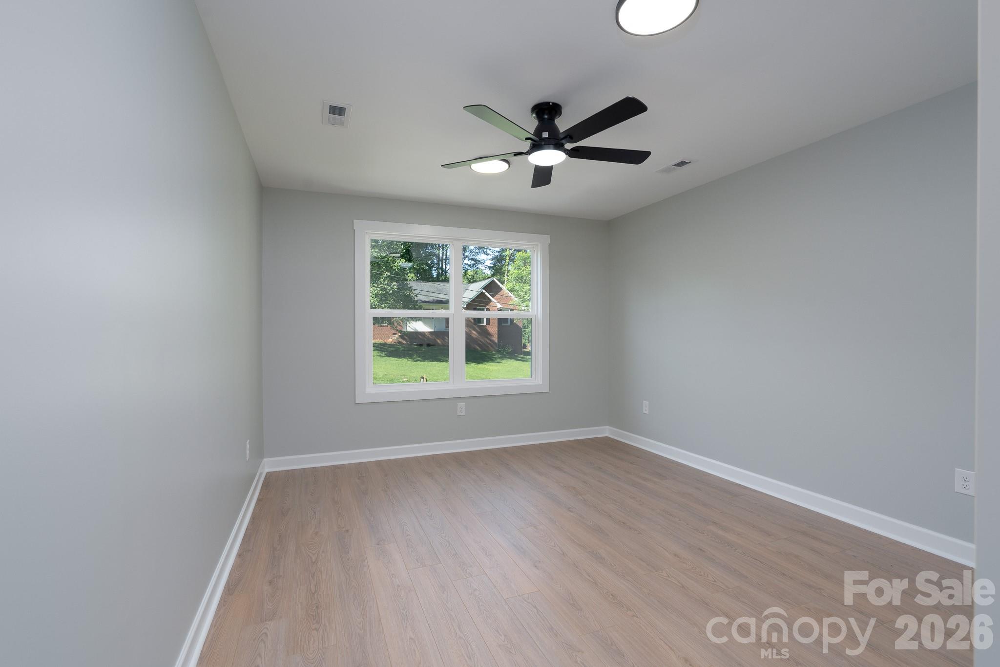 Single Family Residence at 610 Queens Drive, Dallas, photo 36 of 44