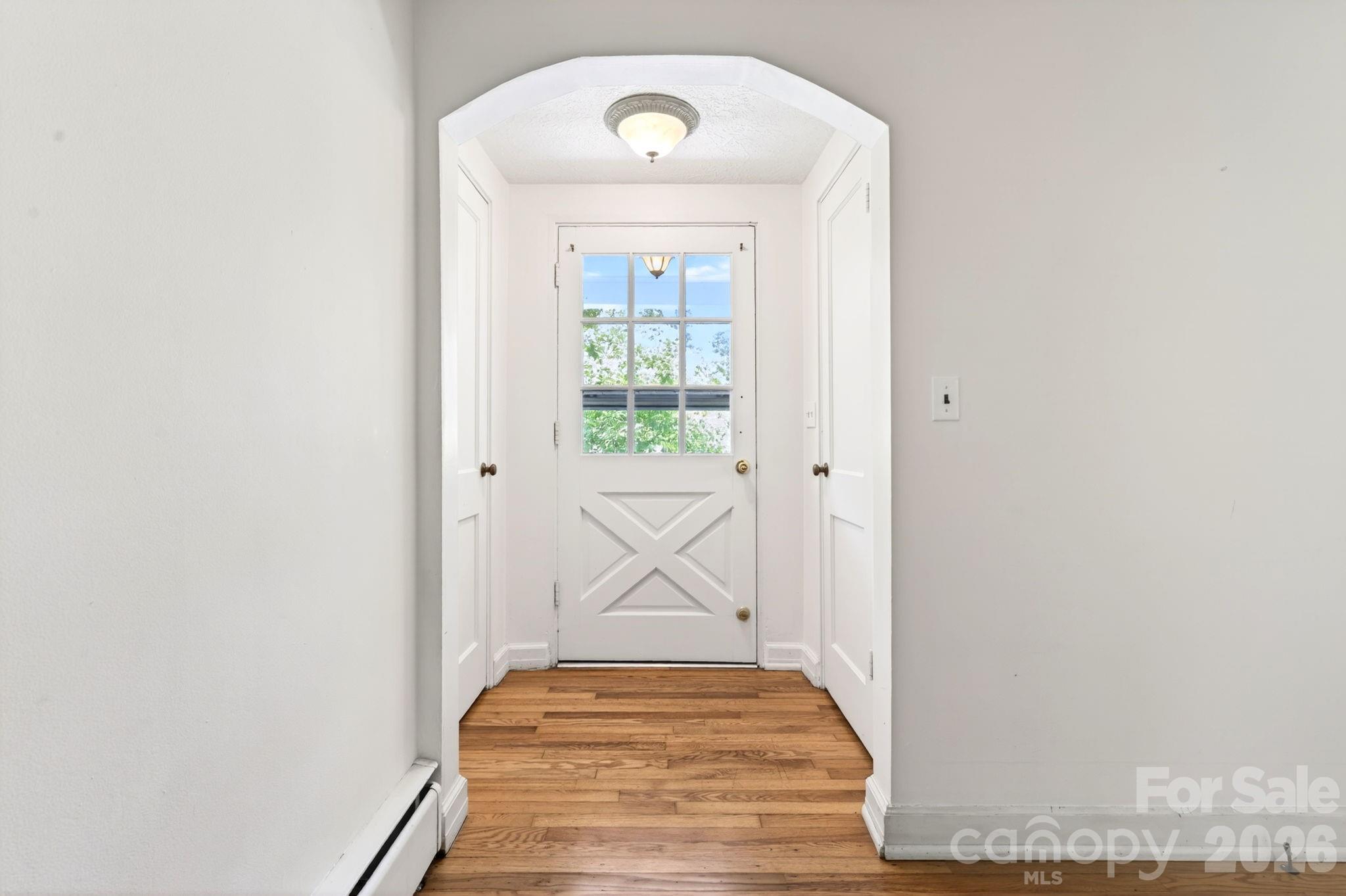 Front Entry - 411 Hillcrest Circle, Hendersonville