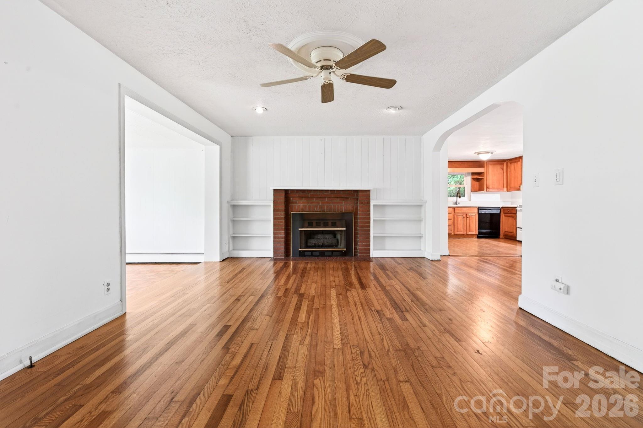 Living Room - 411 Hillcrest Circle, Hendersonville
