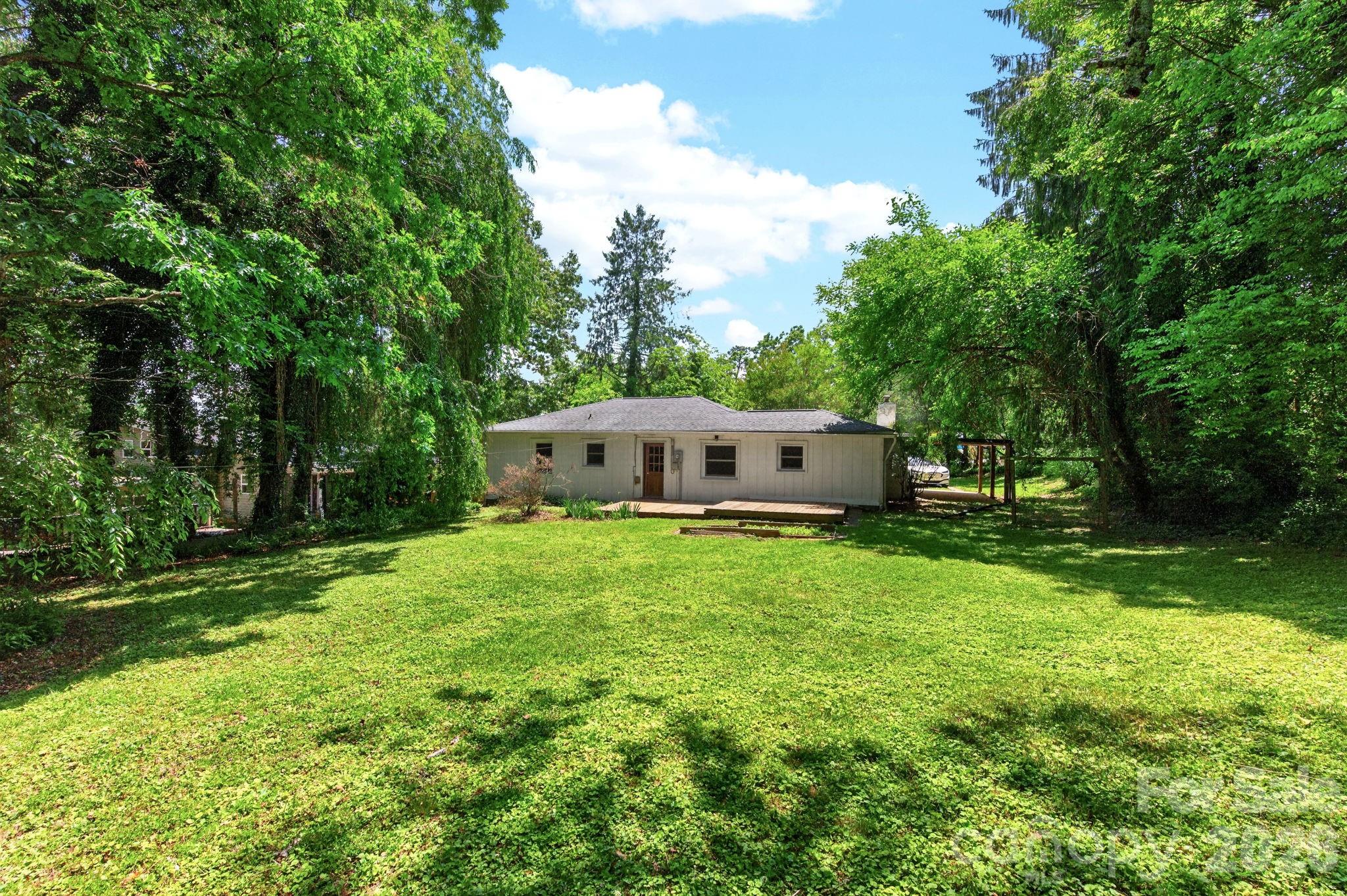 Back of House - 411 Hillcrest Circle, Hendersonville