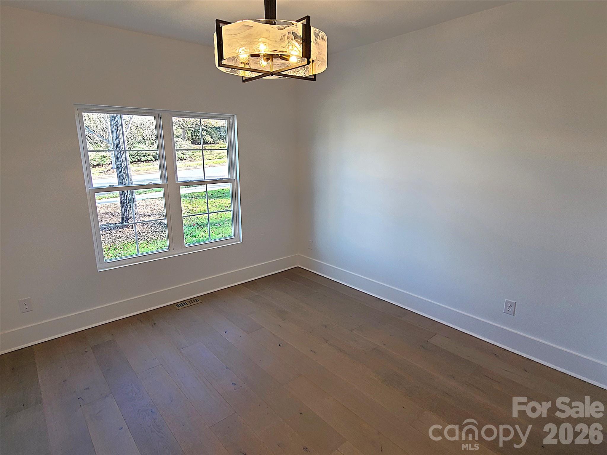 Main-level bedroom - 405 19th Avenue Circle NW, Hickory