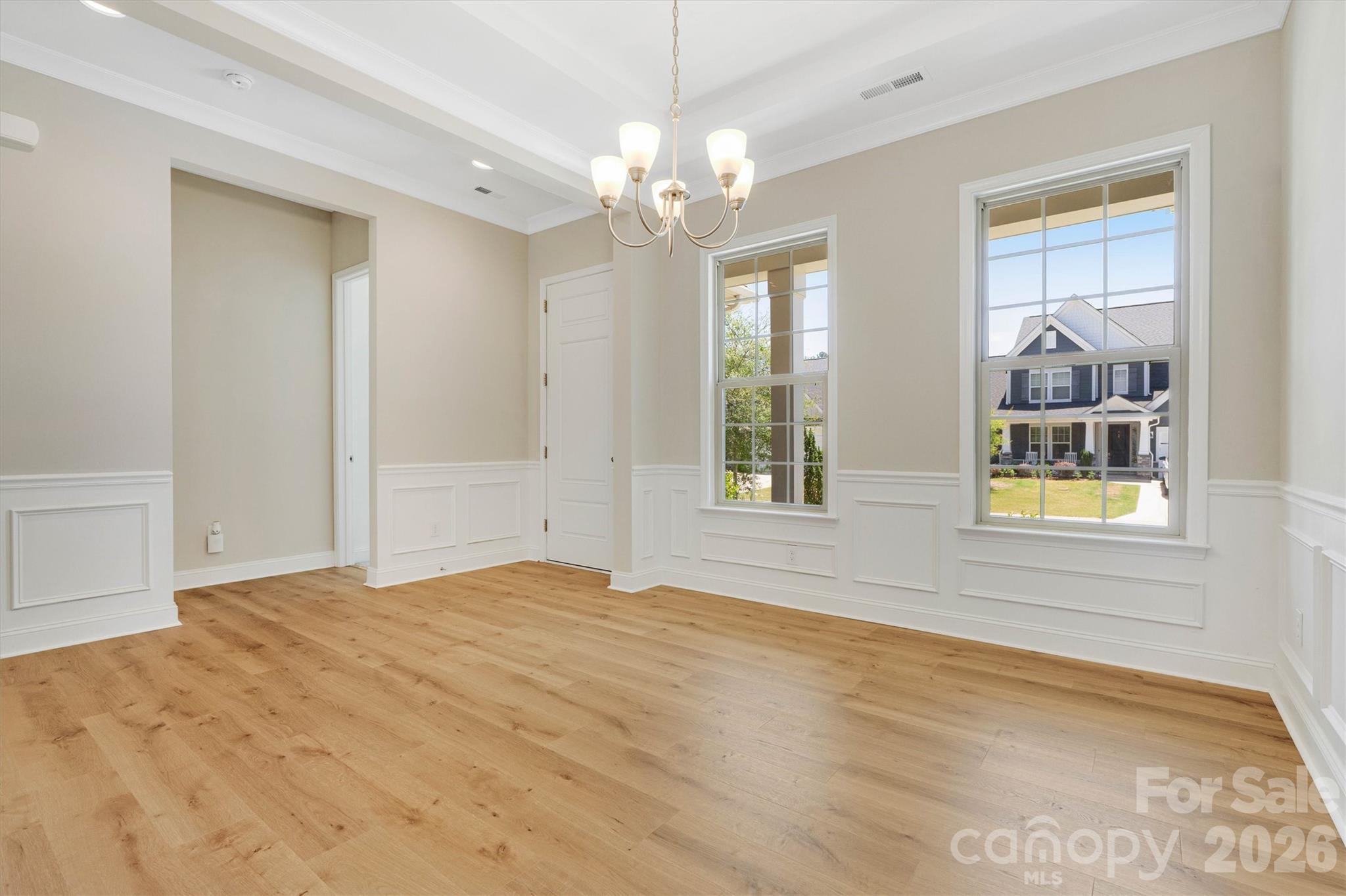 Single Family Residence at 8091 Woodline Lane, Denver, photo 5 of 36