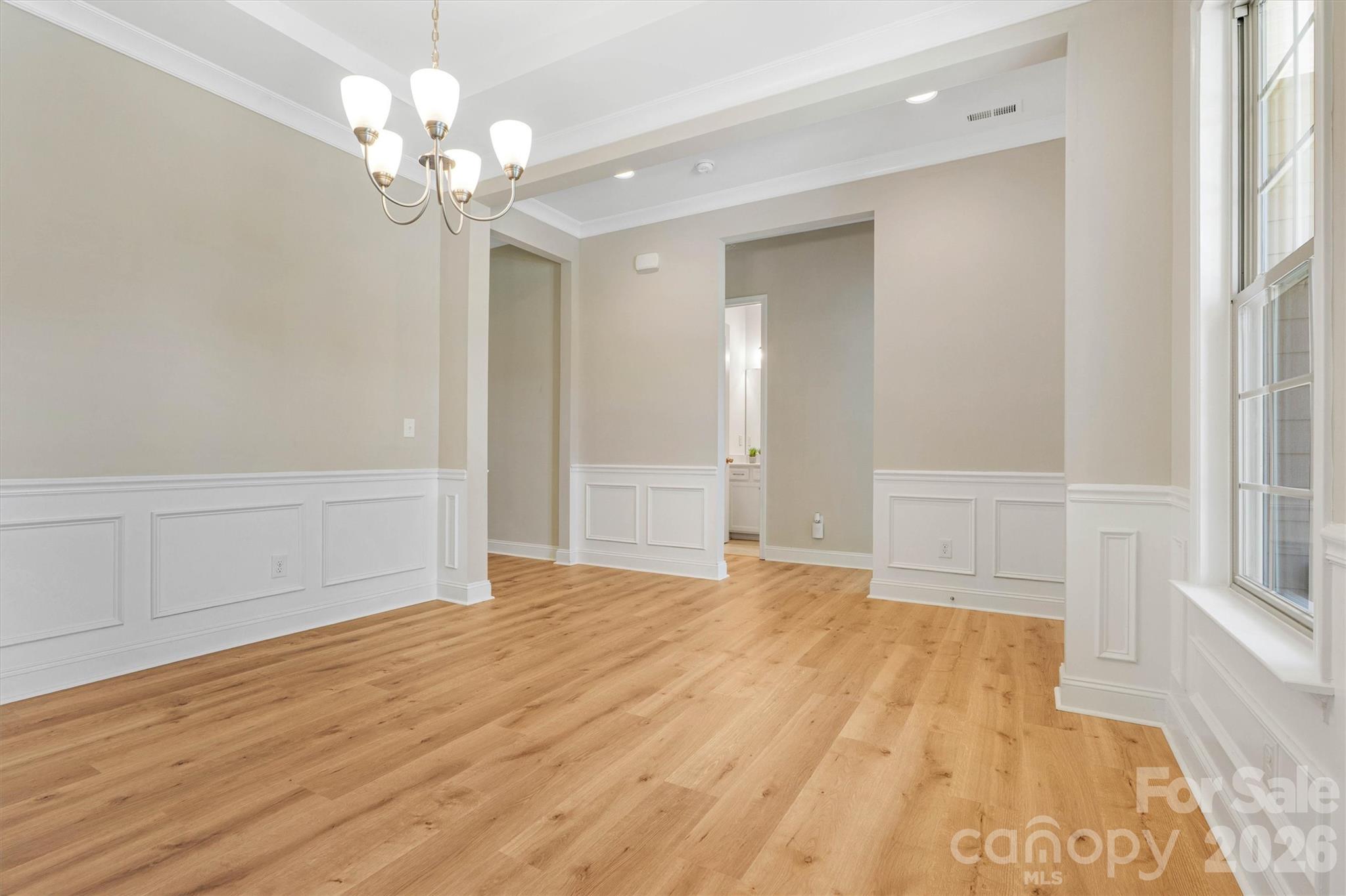 Single Family Residence at 8091 Woodline Lane, Denver, photo 11 of 36