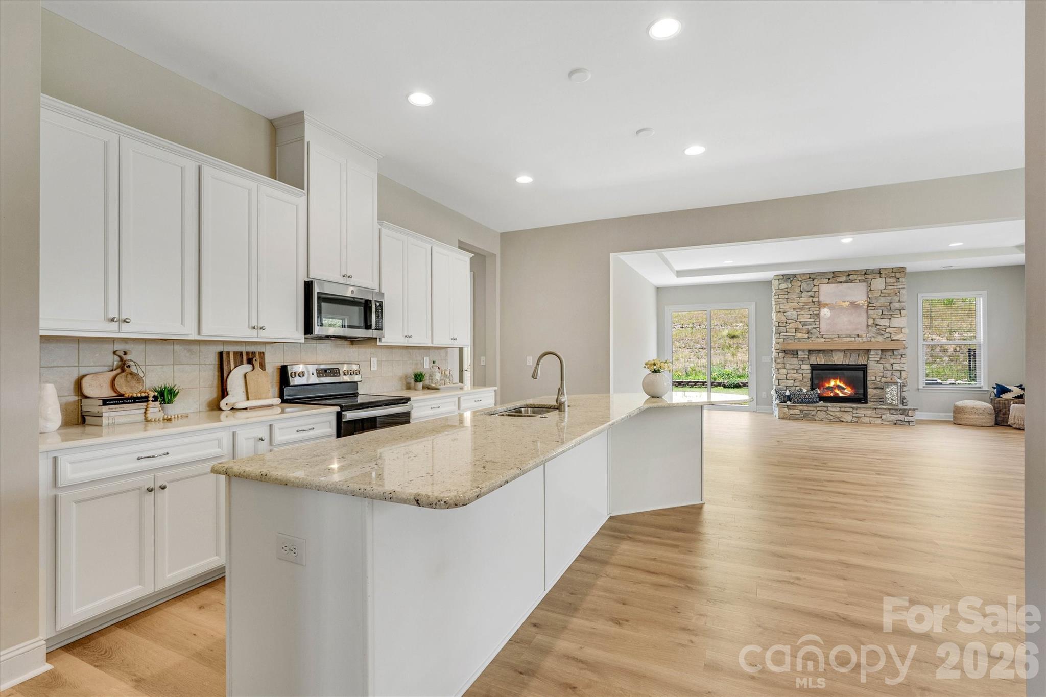 Single Family Residence at 8091 Woodline Lane, Denver, photo 12 of 36
