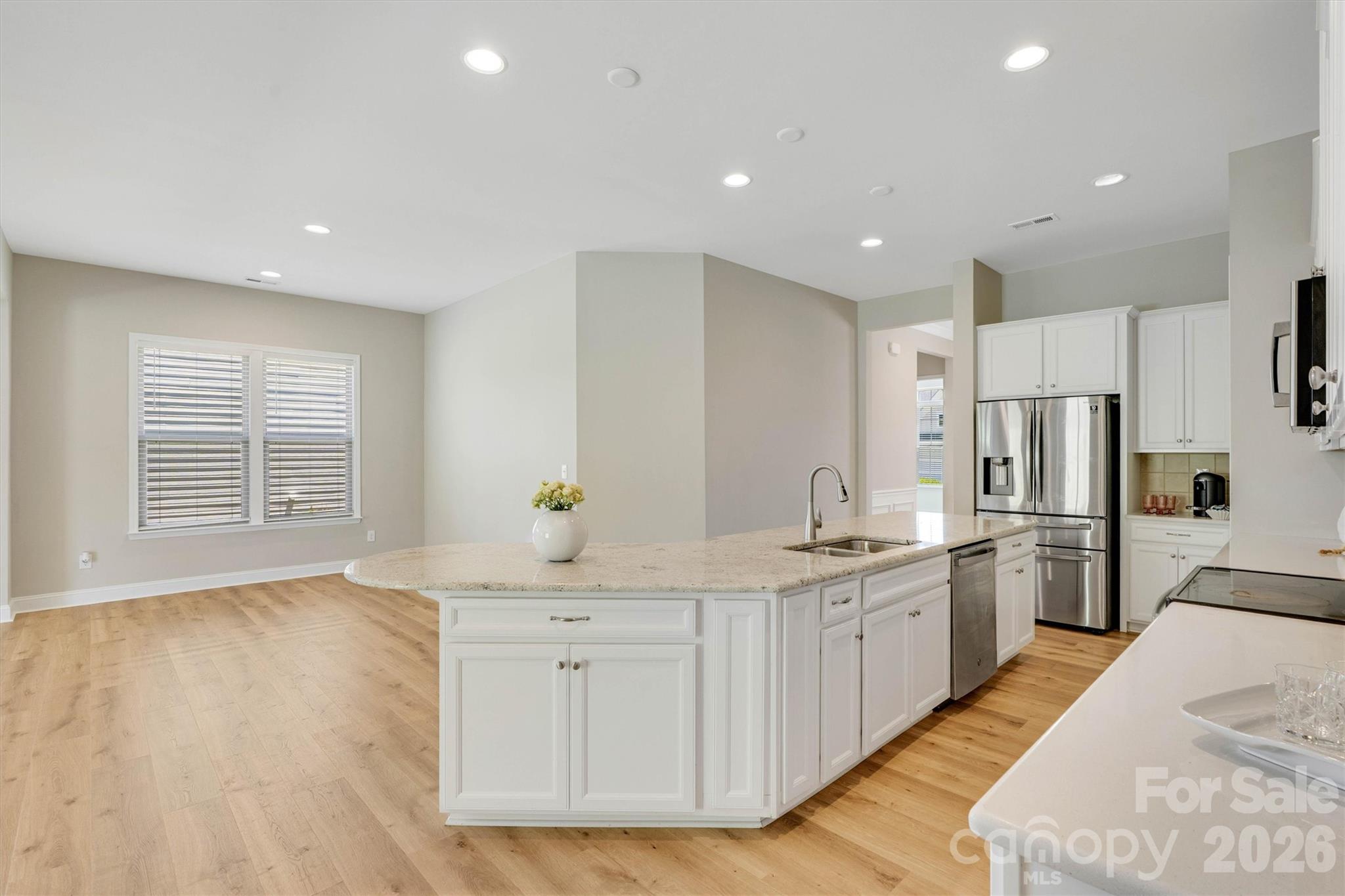 Everyday Dining, Effortlessly Connected - 8091 Woodline Lane, Denver