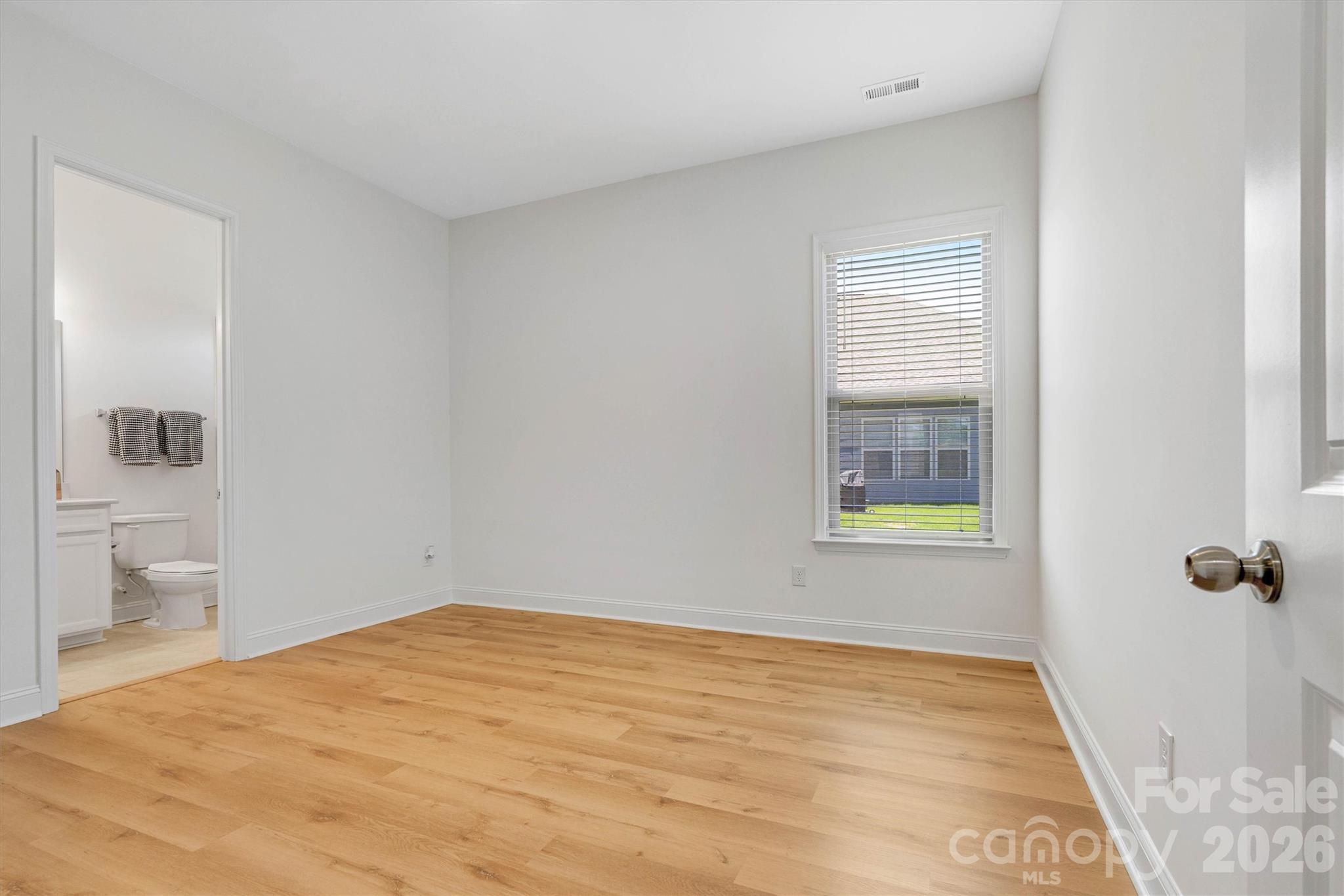 Single Family Residence at 8091 Woodline Lane, Denver, photo 31 of 36