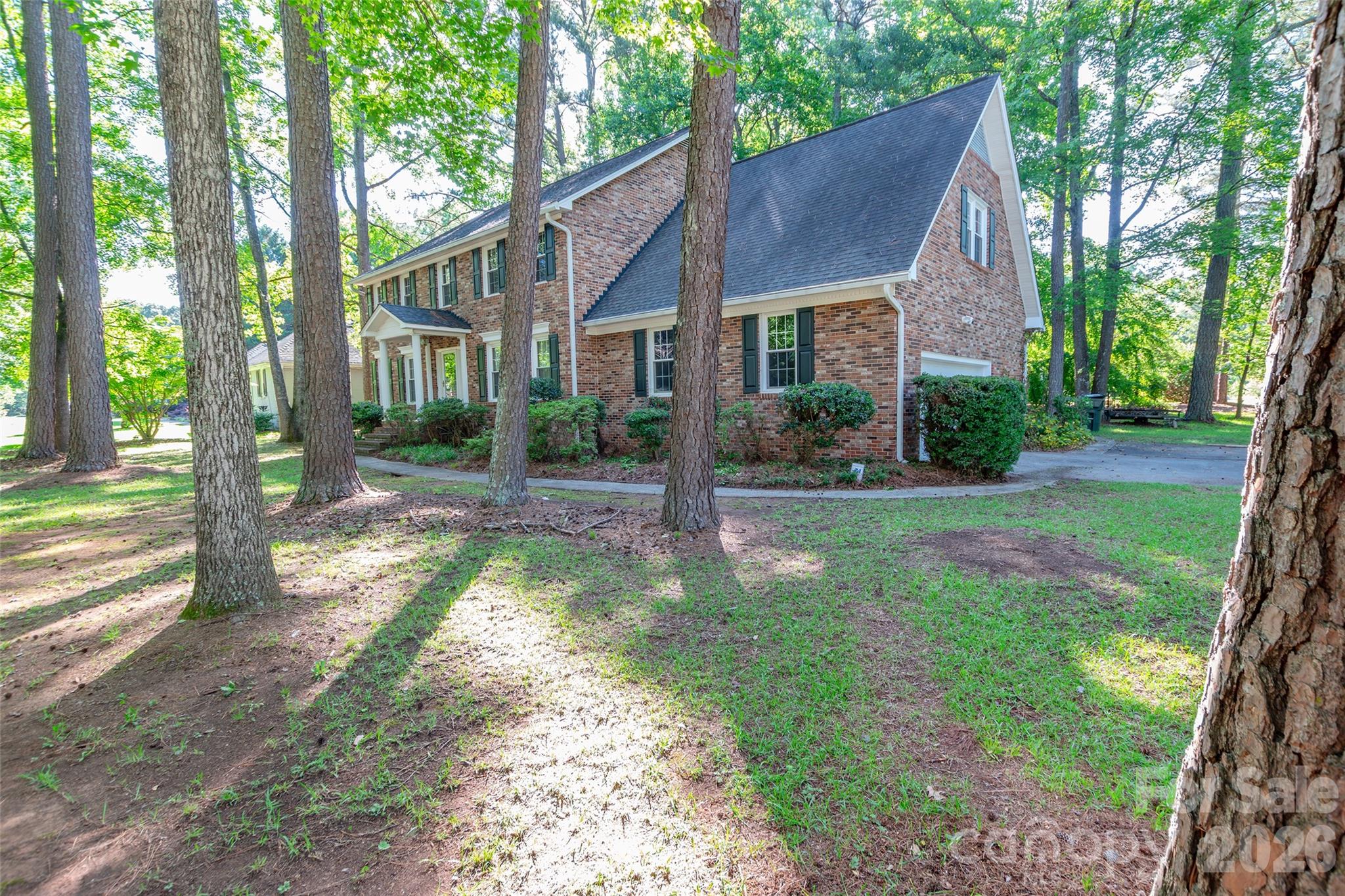 Single Family Residence at 1171 Candlelight Drive, Rock Hill, photo 2 of 32