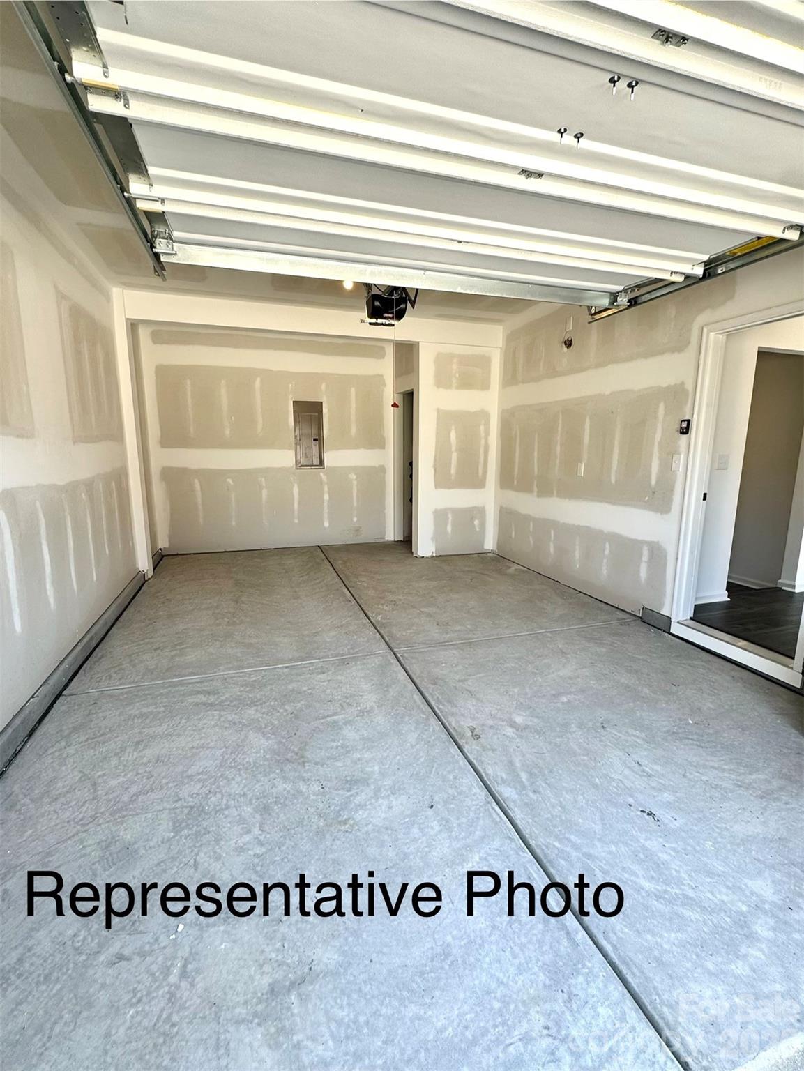 Oversized garage - 407 Drawbar Drive, Clover