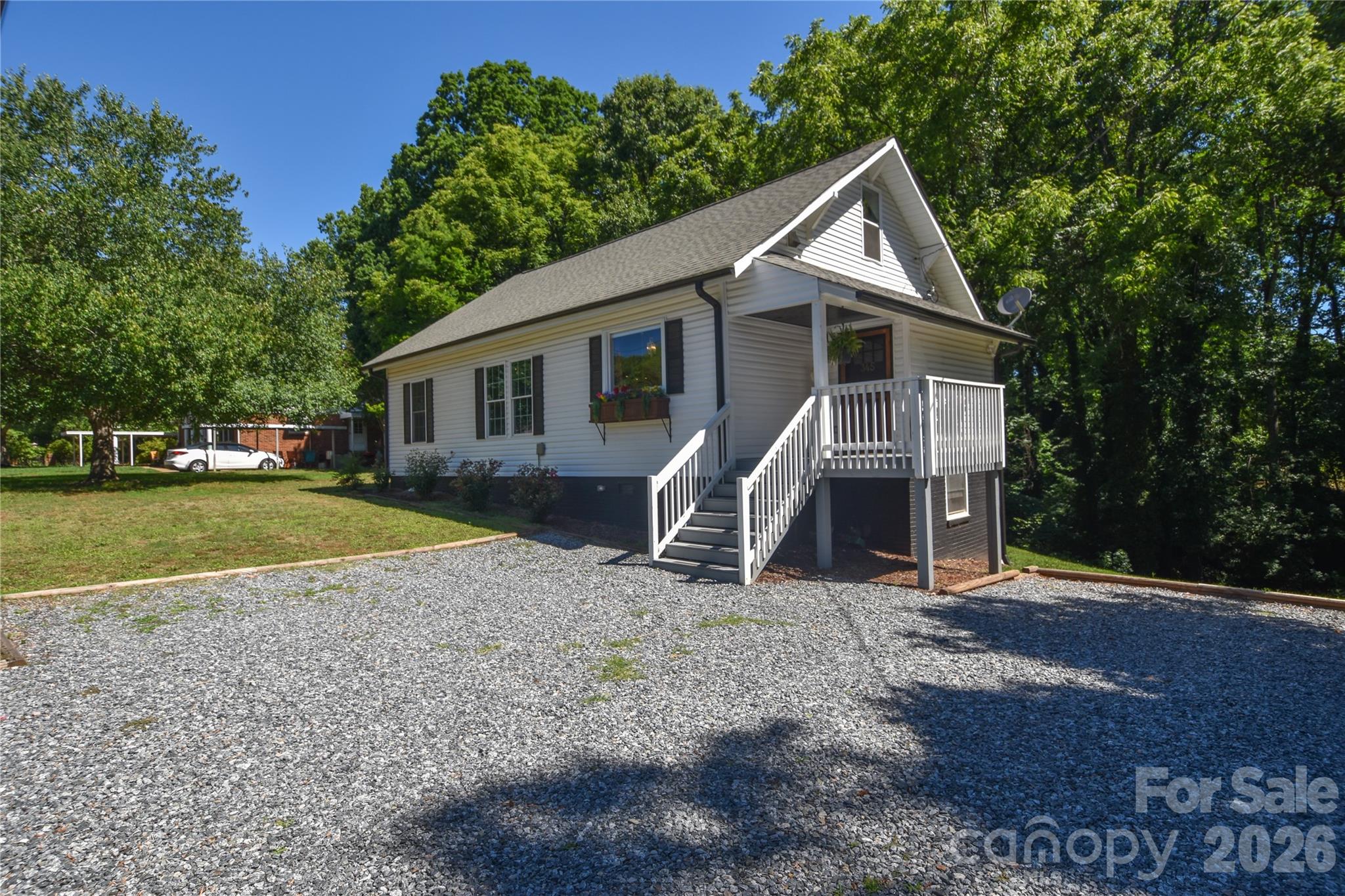 Front Photo - 345 W Lowrance Avenue, Mooresville