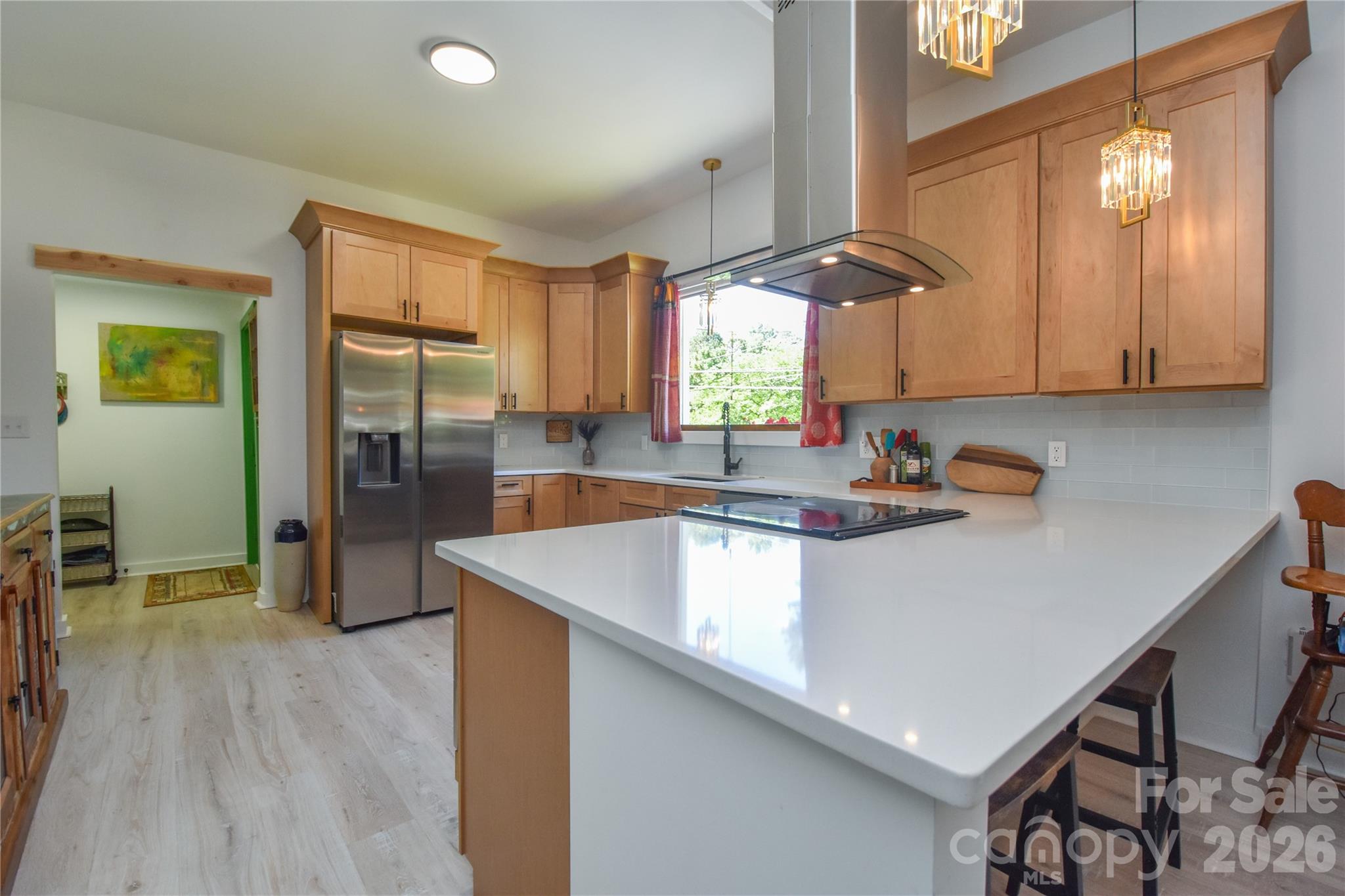 Sprawling Kitchen Island - 345 W Lowrance Avenue, Mooresville