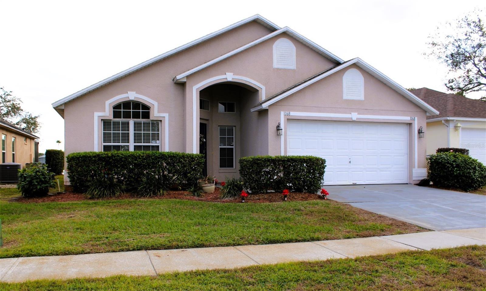 Single Family Residence at 1068 LAKE BERKLEY DR, KISSIMMEE, photo 2 of 55