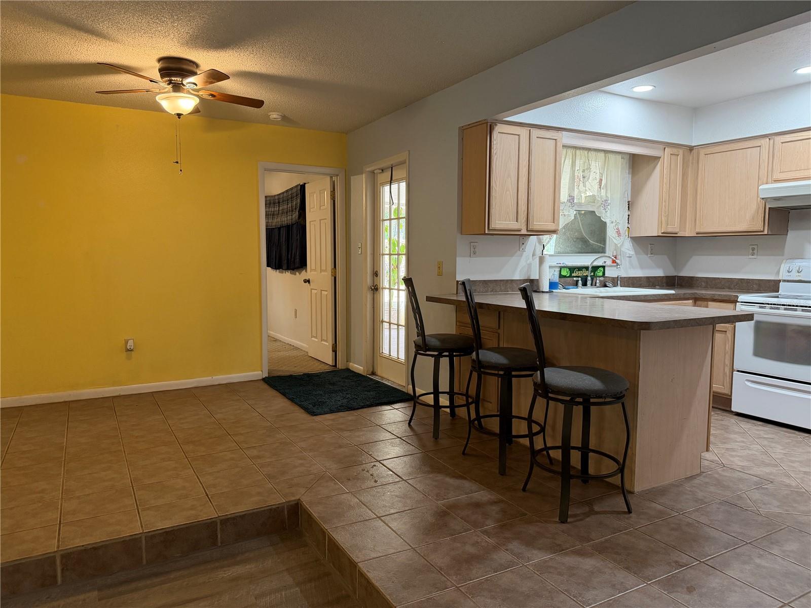 Single Family Residence at 7 LAGO VISTA CT, DAVENPORT, photo 13 of 44
