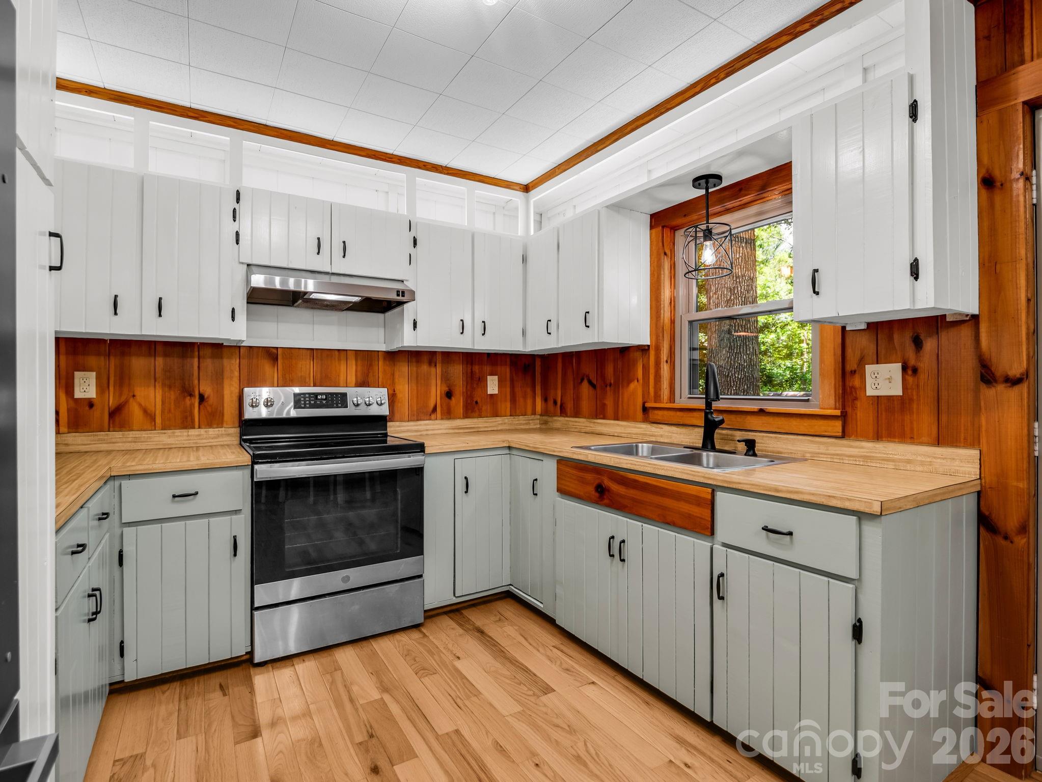 Freshly updated kitchen to feel open and welcoming! - 670 Cedar Creek Road, Lake Lure