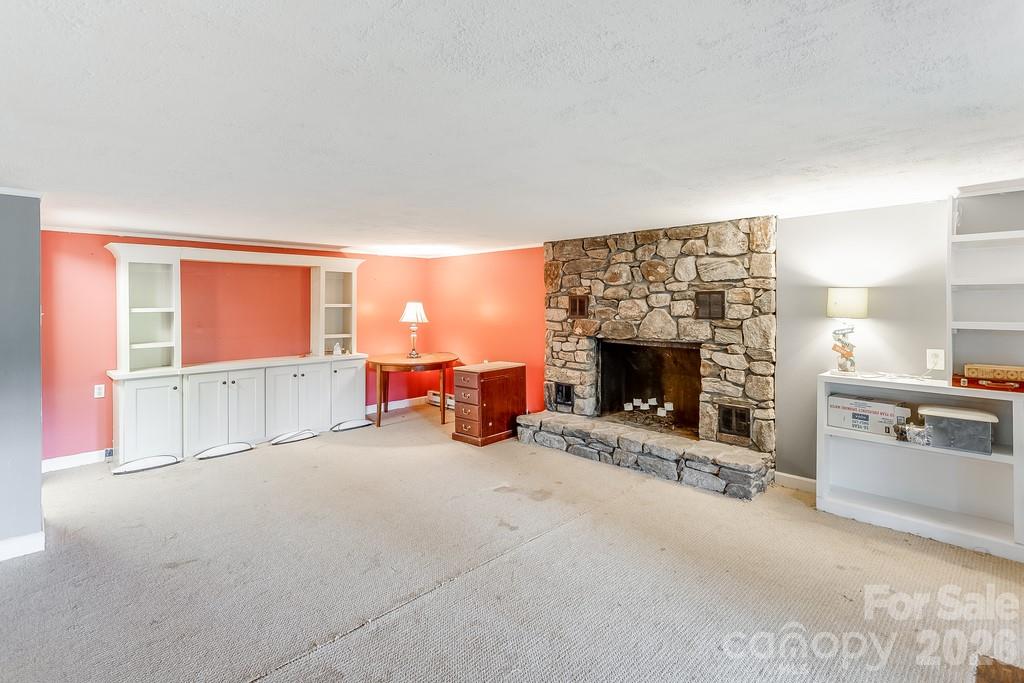 Bonus room downstaris with a fireplace and separate entrance - 3 Odie Lane, Candler