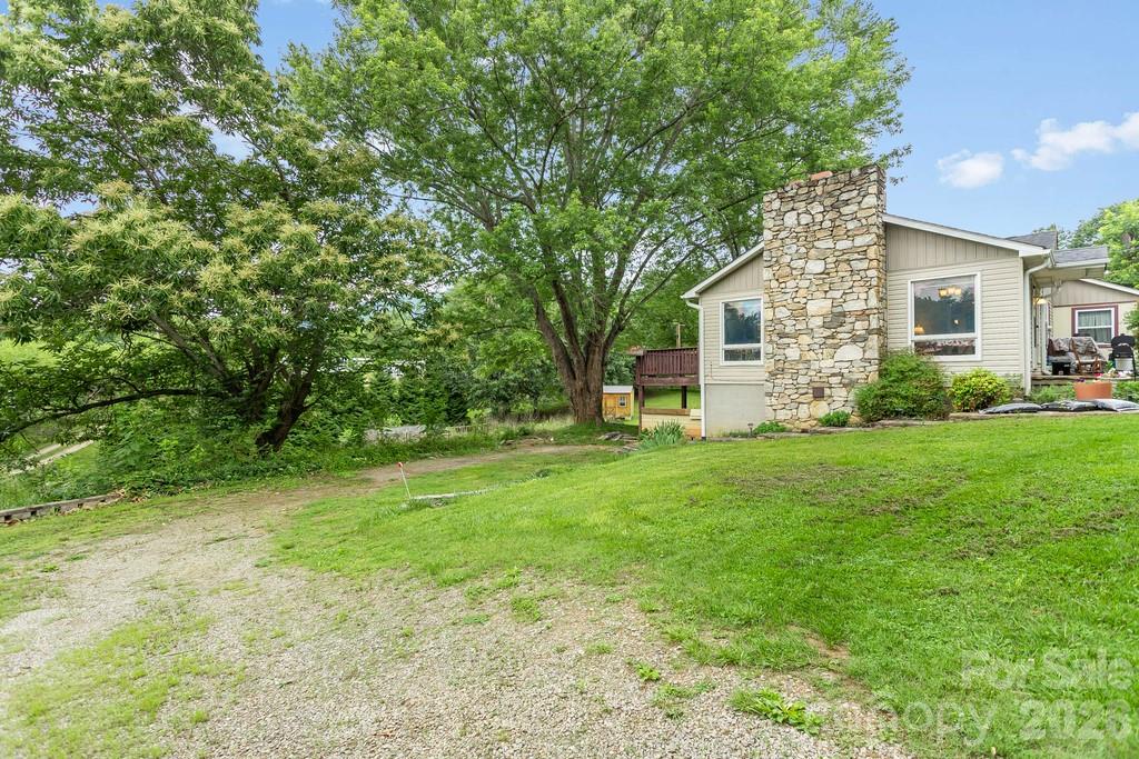 Single Family Residence at 3 Odie Lane, Candler, photo 36 of 43