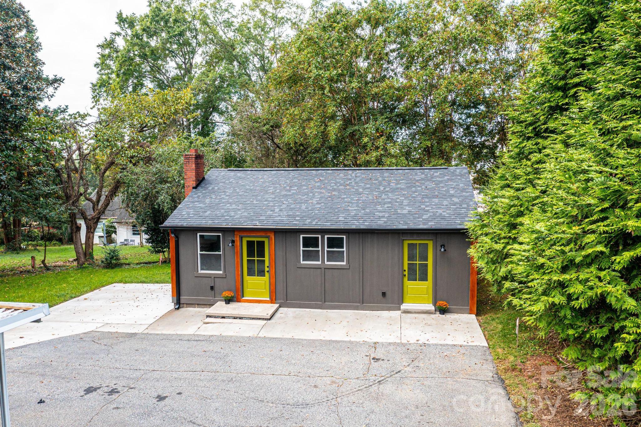 Duplex at 526 Kentwood Street SW, Lenoir, photo 3 of 46